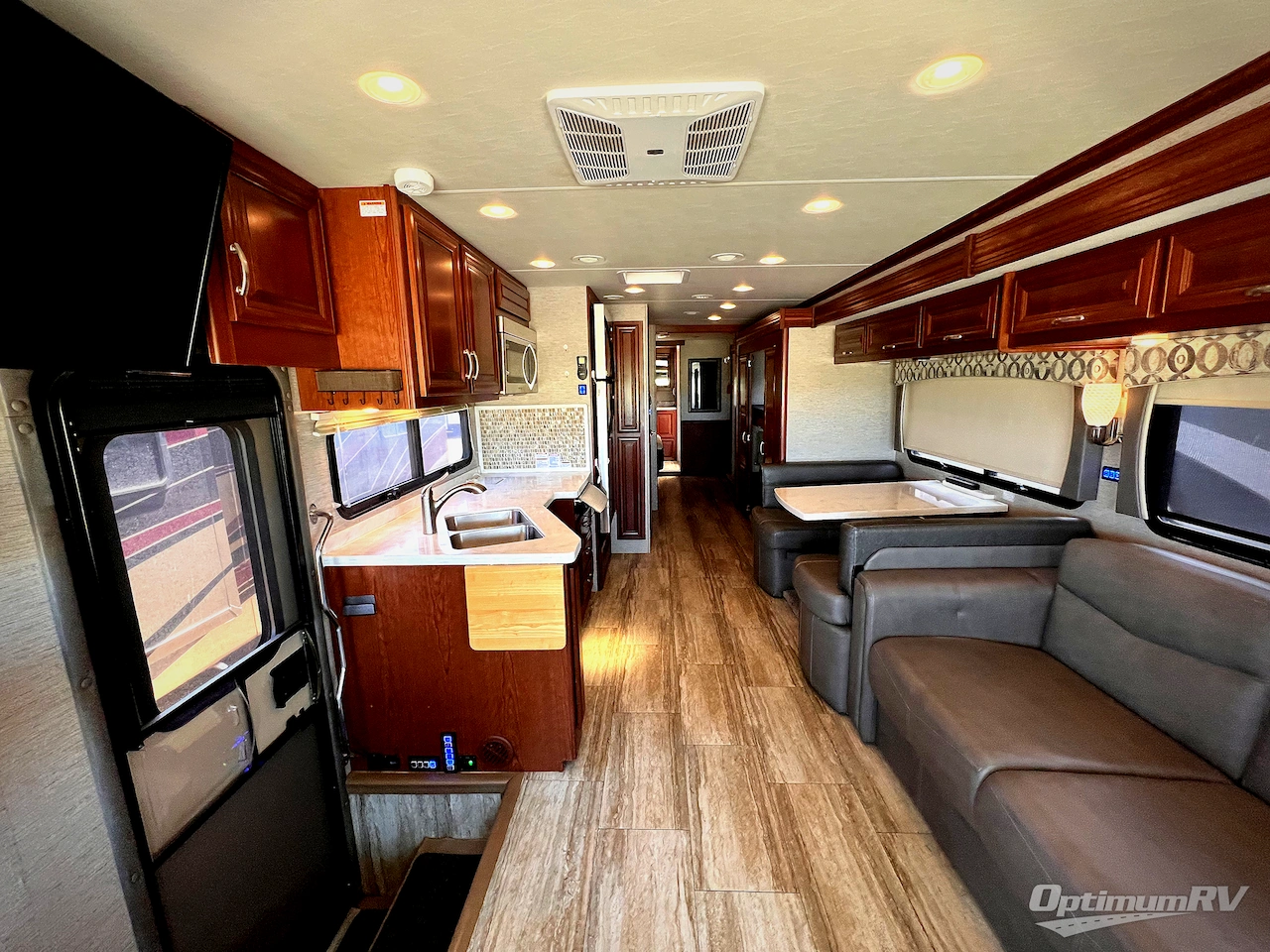 2019 Forest River Legacy SR 340 38C Photo 4
