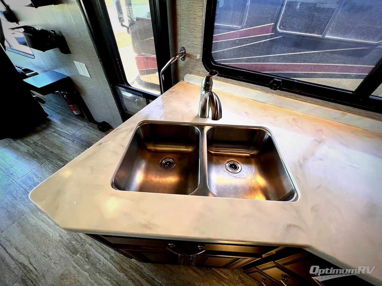2019 Forest River Legacy SR 340 38C Photo 8