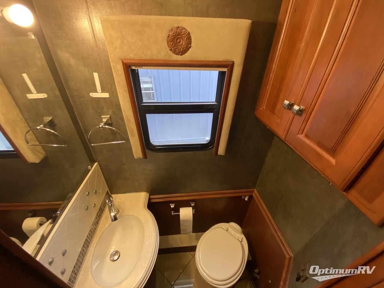 2013 Winnebago Journey 40U Photo 19