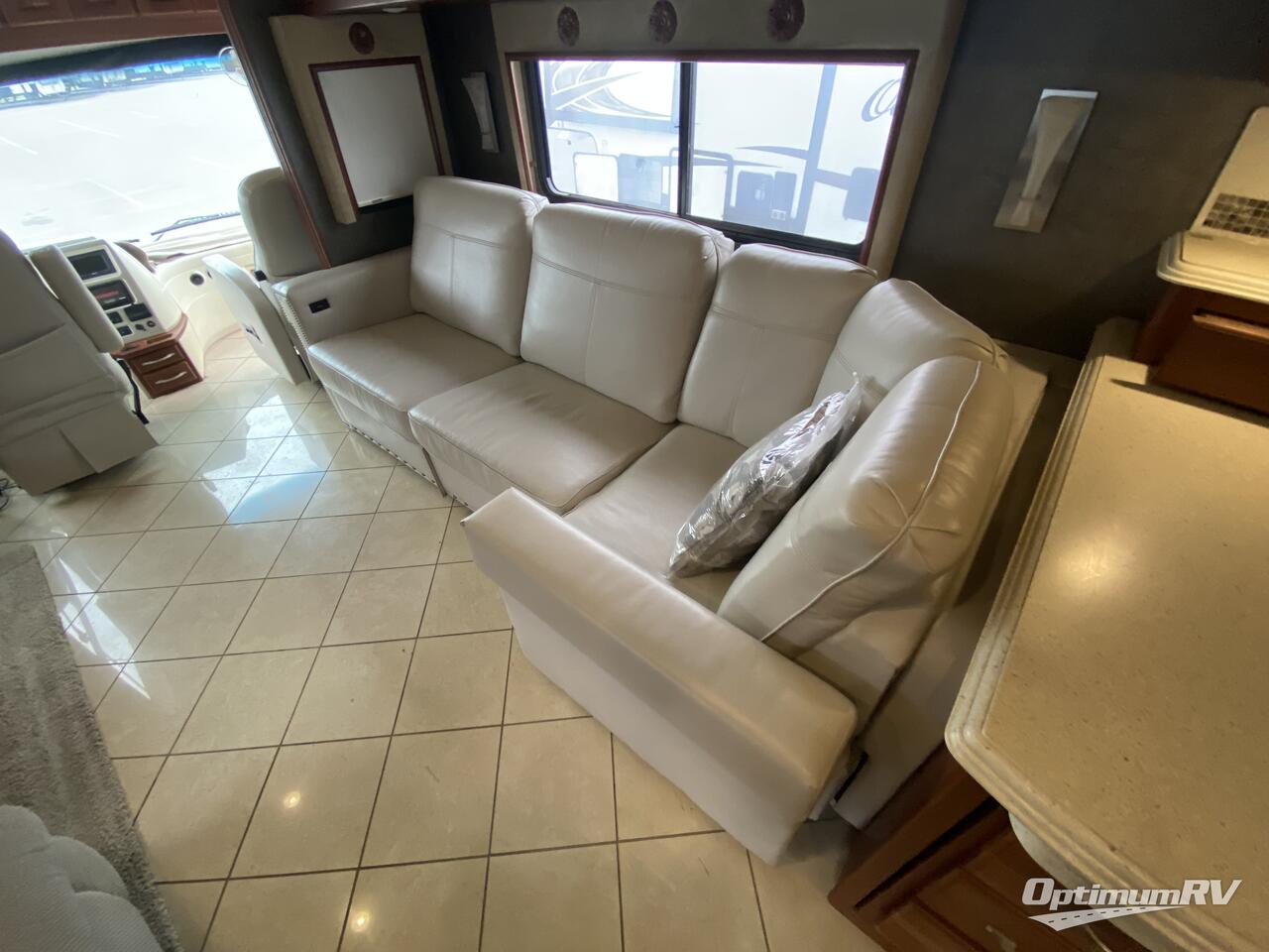2013 Winnebago Journey 40U Photo 9