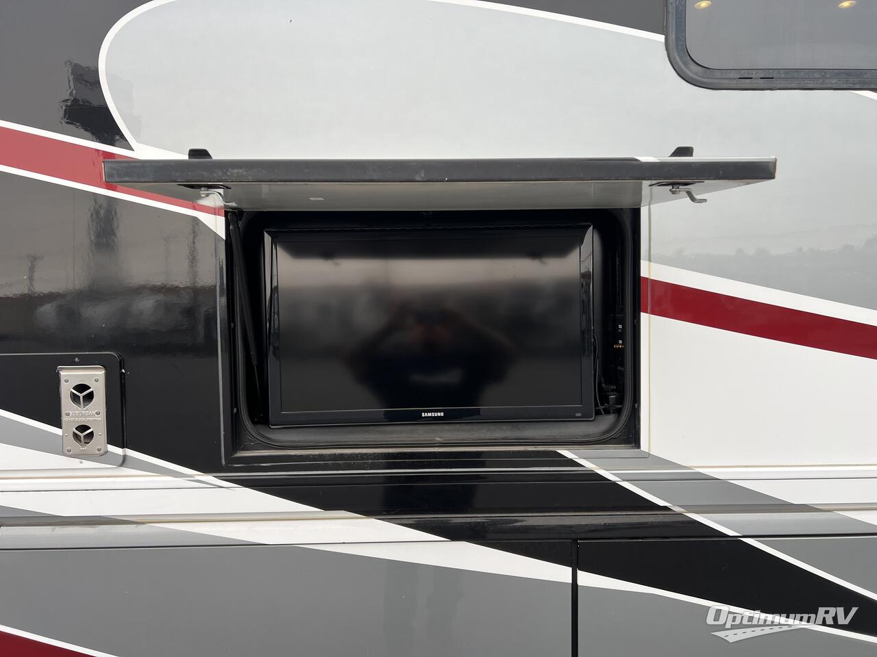 2013 Winnebago Journey 40U Photo 23