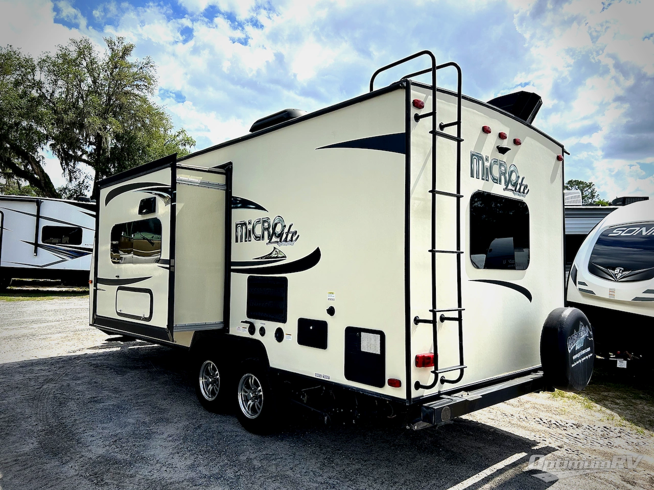 2016 Forest River Flagstaff Micro Lite 23FBKS Photo 3