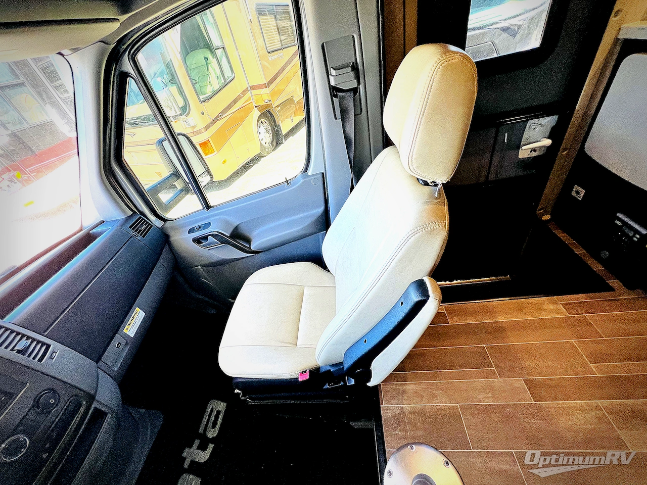 2018 Dynamax isata 3 24FW Photo 8