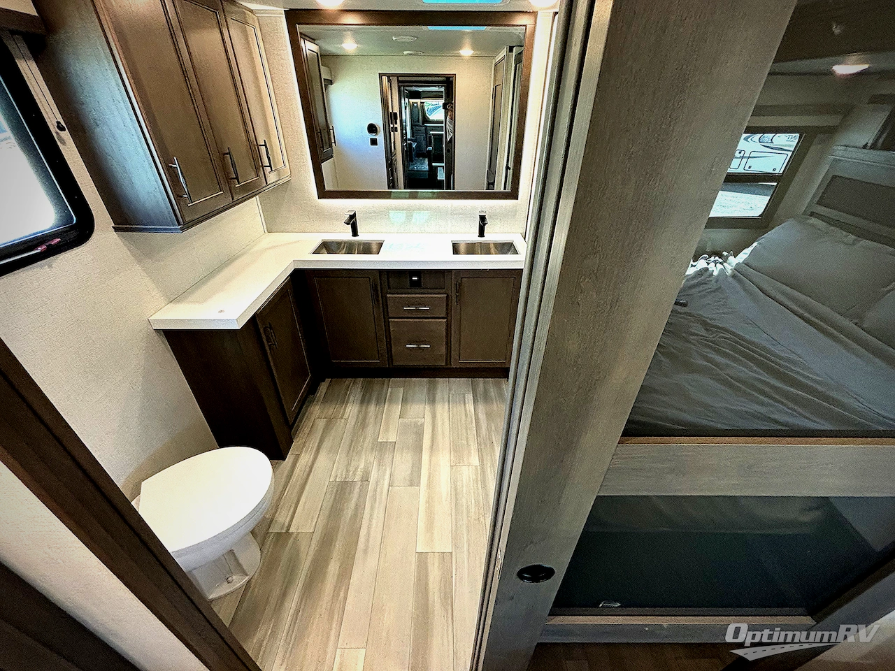 2024 Grand Design Solitude 380FL Photo 13