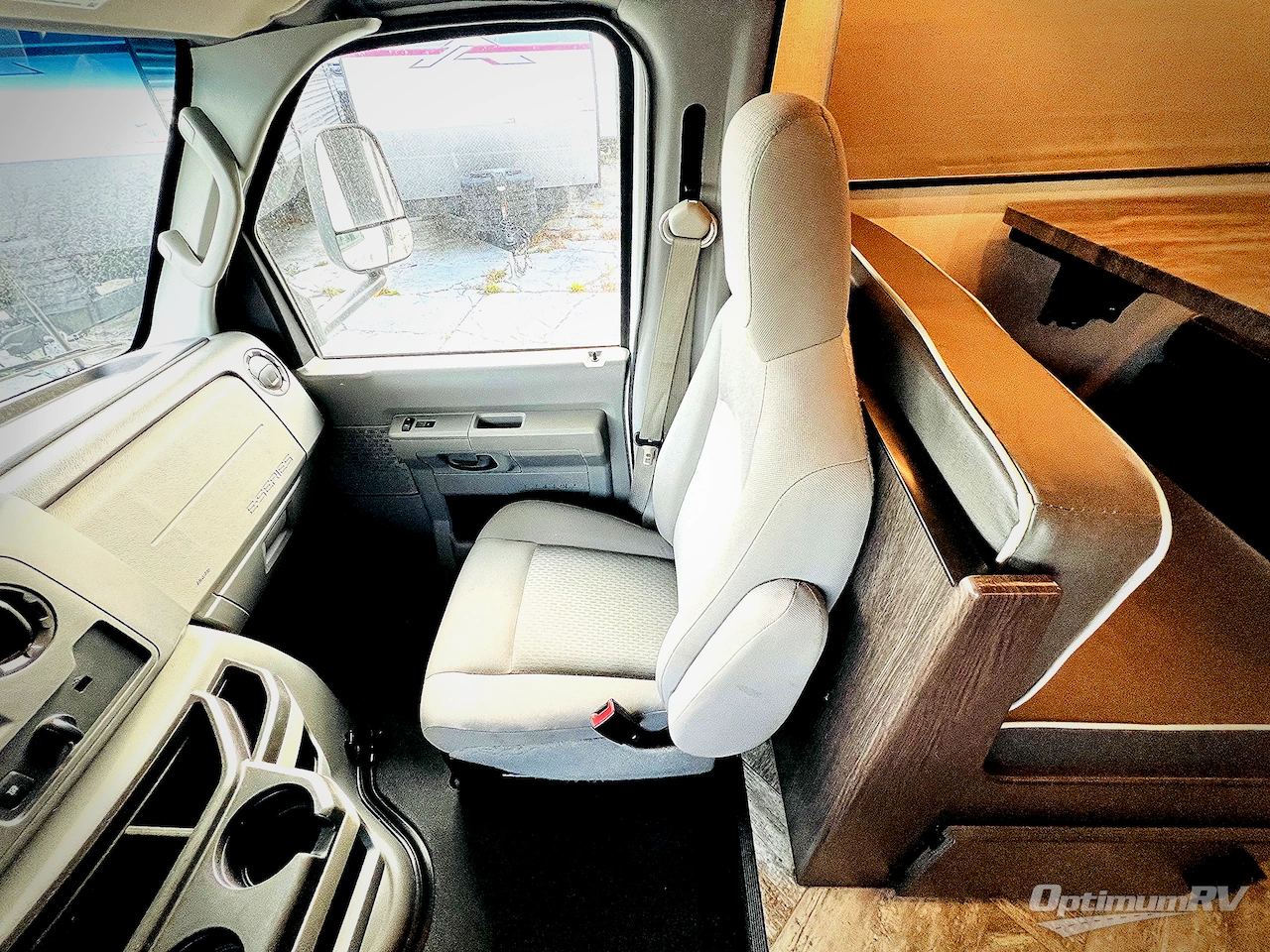 2023 Forest River Sunseeker LE 3250DSLE Ford Photo 5