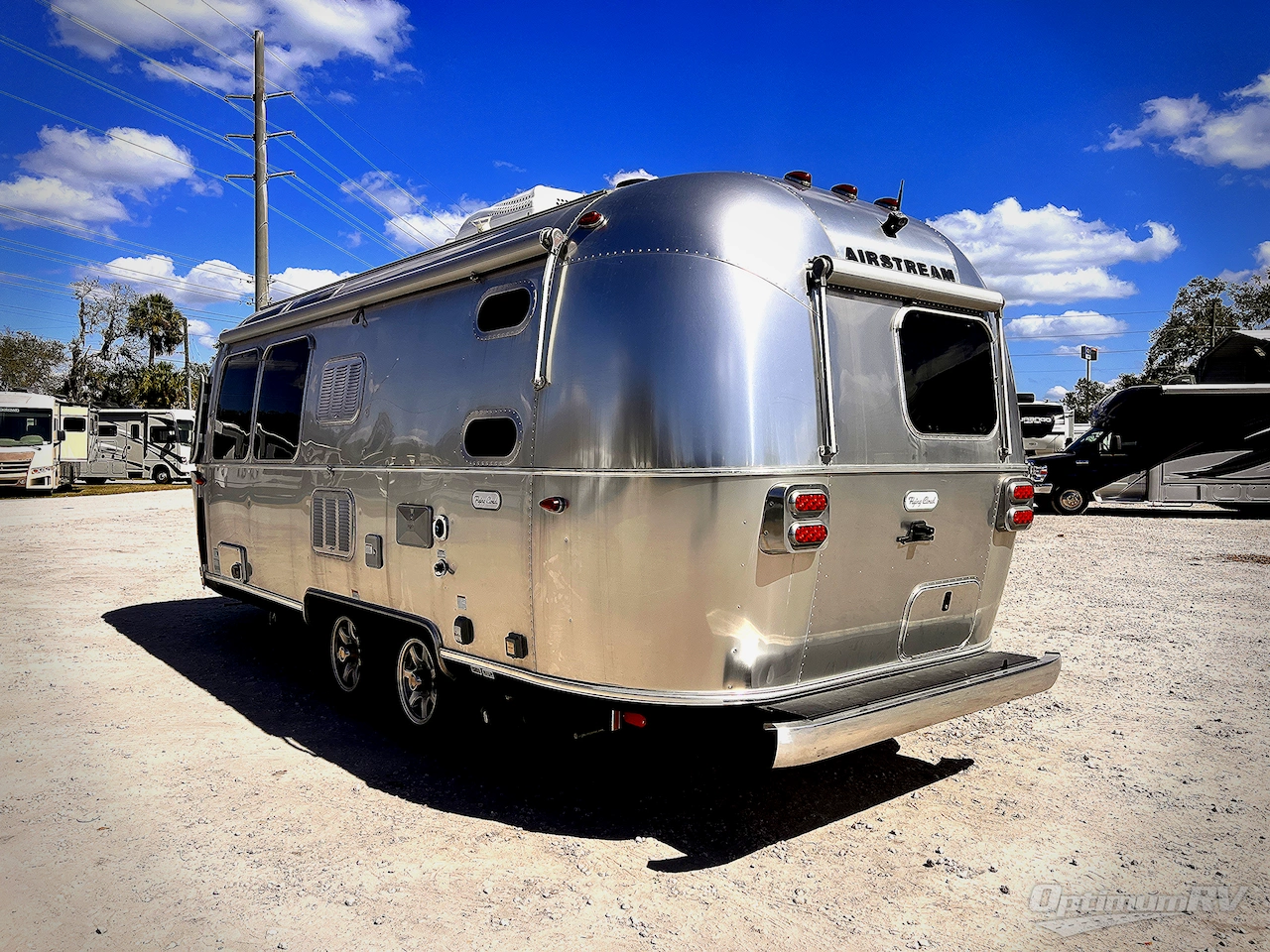 2021 Airstream Flying Cloud 23CB Photo 3