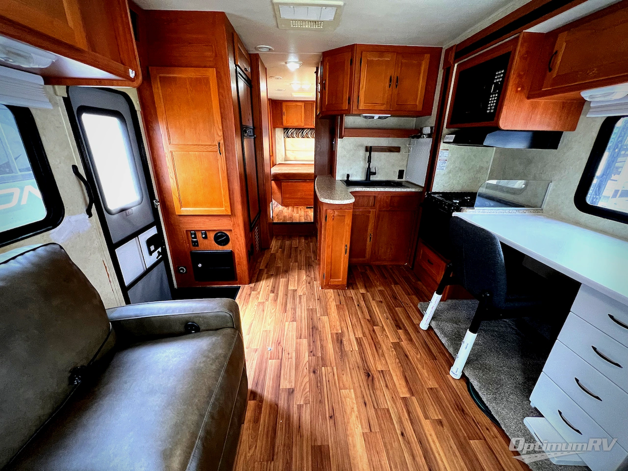 2013 Coachmen Freelander 29QB Ford 450 Photo 5