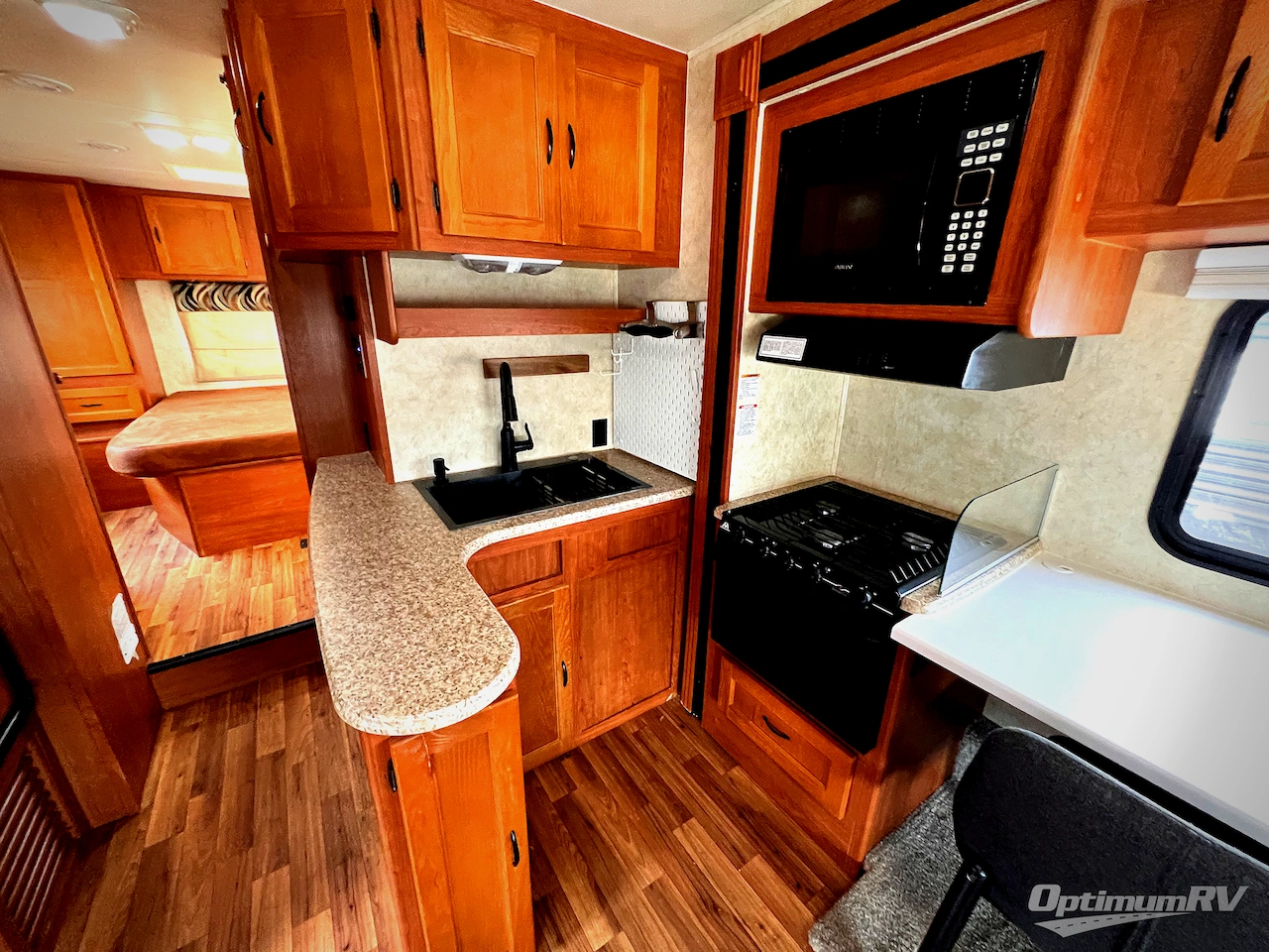 2013 Coachmen Freelander 29QB Ford 450 Photo 6