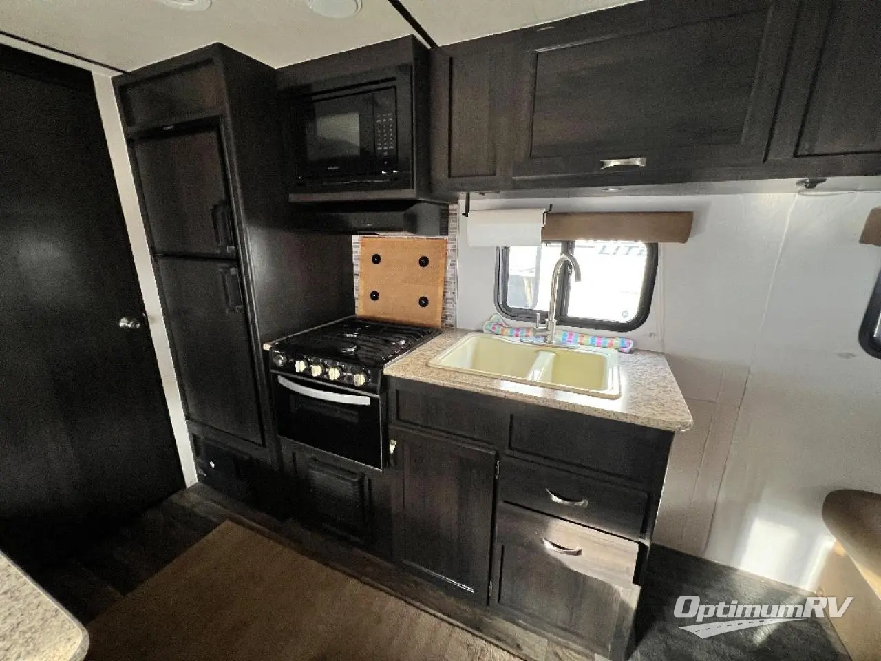 2021 Pacific Coachworks Sea Breeze 2410 Photo 7