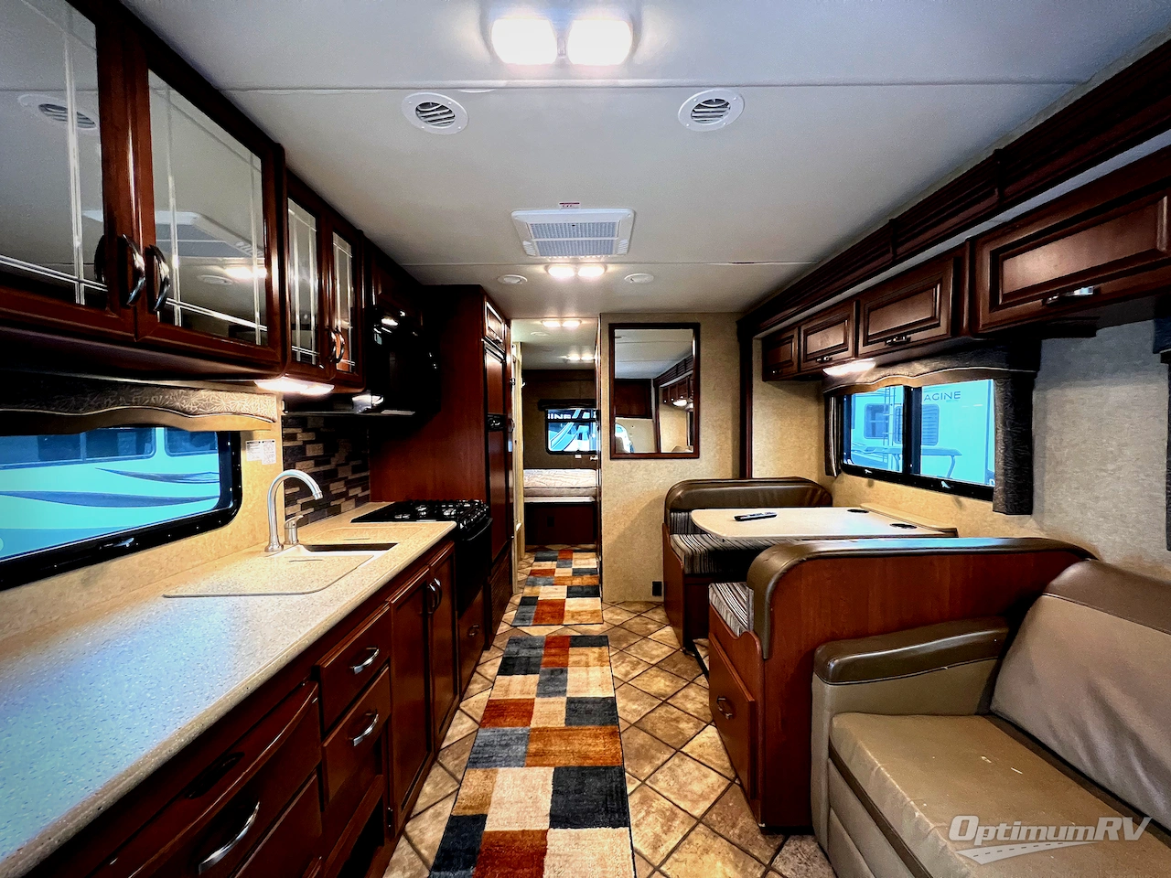 2014 Thor Chateau 31L Photo 2