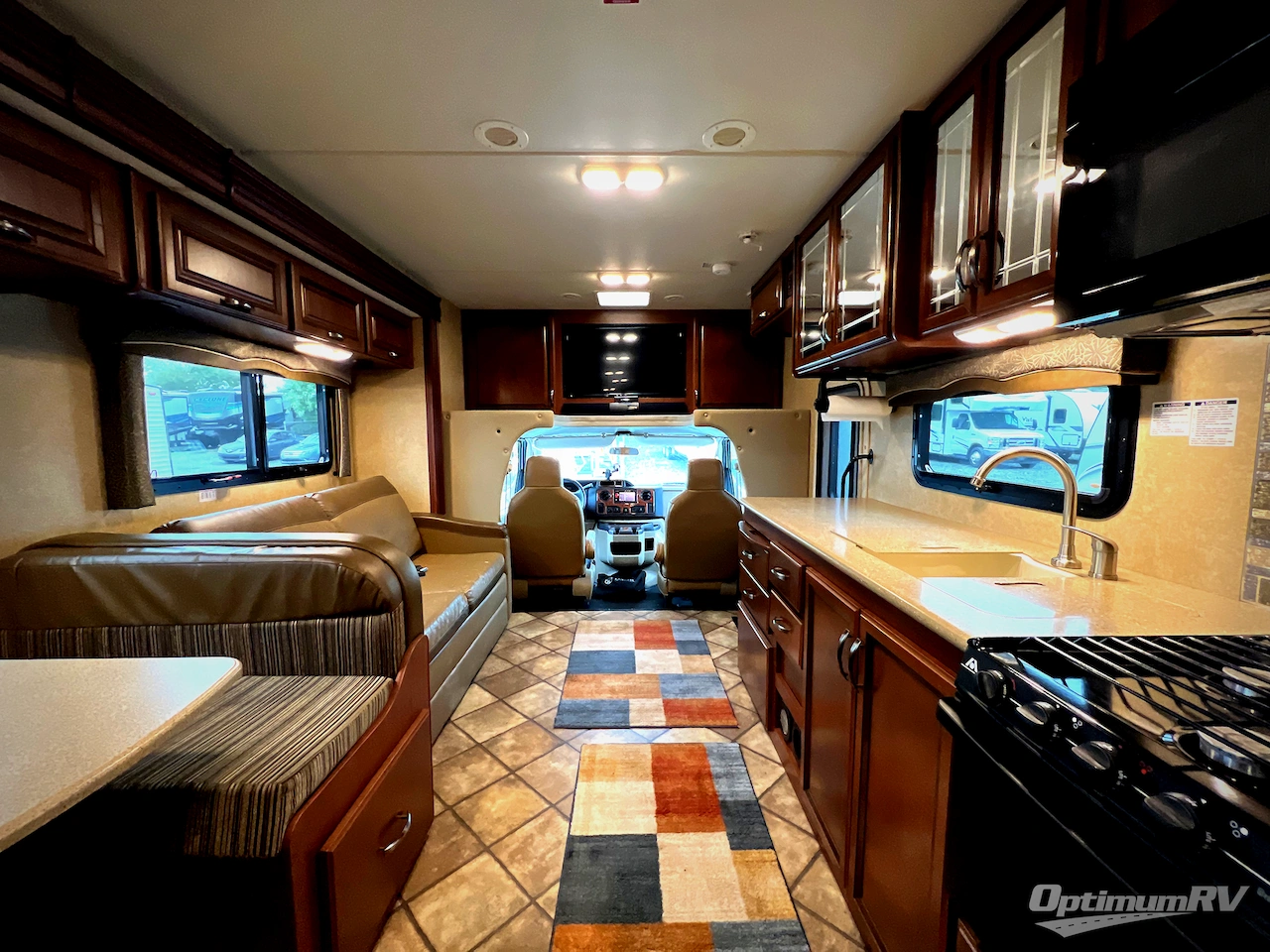 2014 Thor Chateau 31L Photo 3