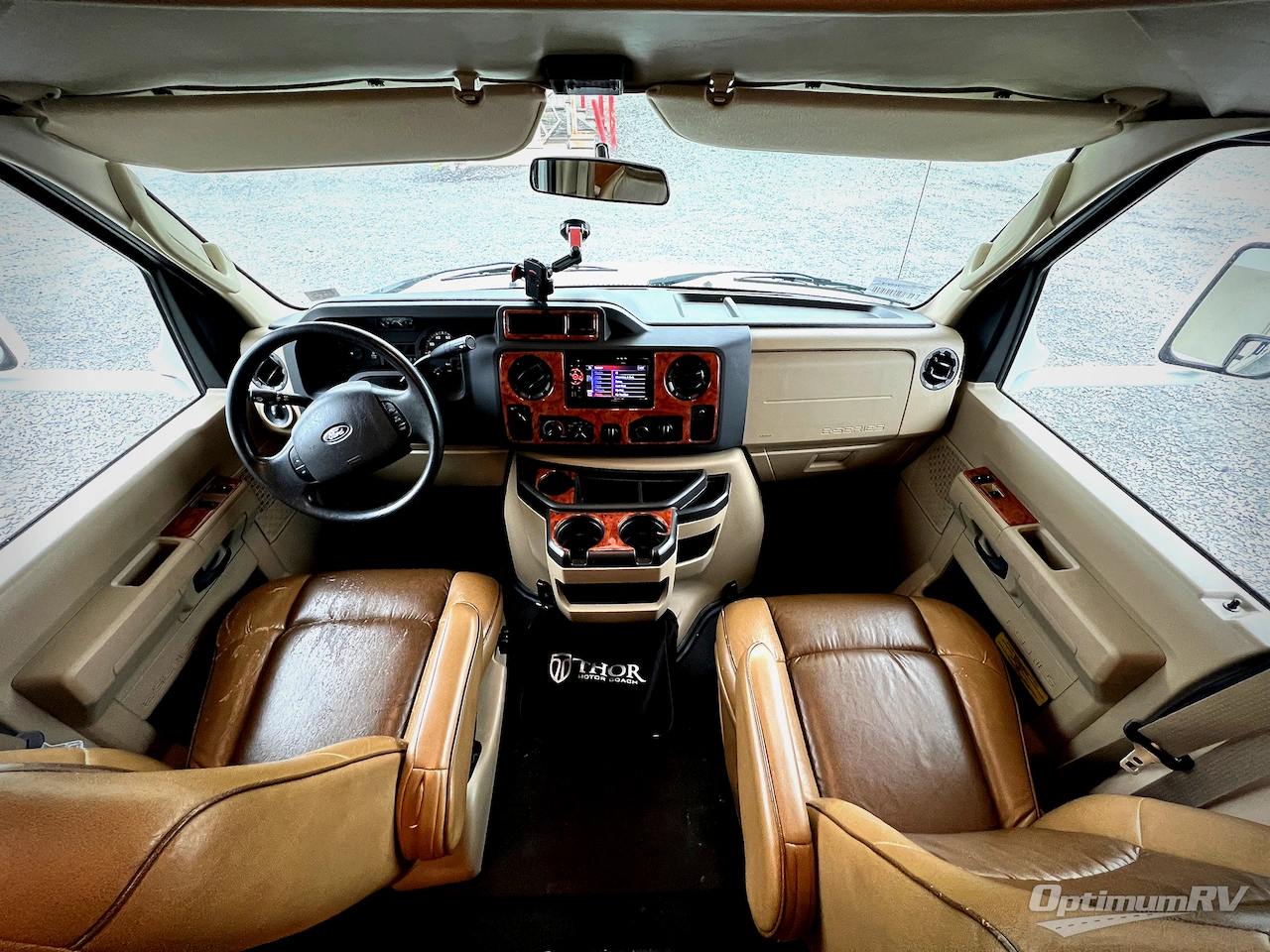 2014 Thor Chateau 31L Photo 5