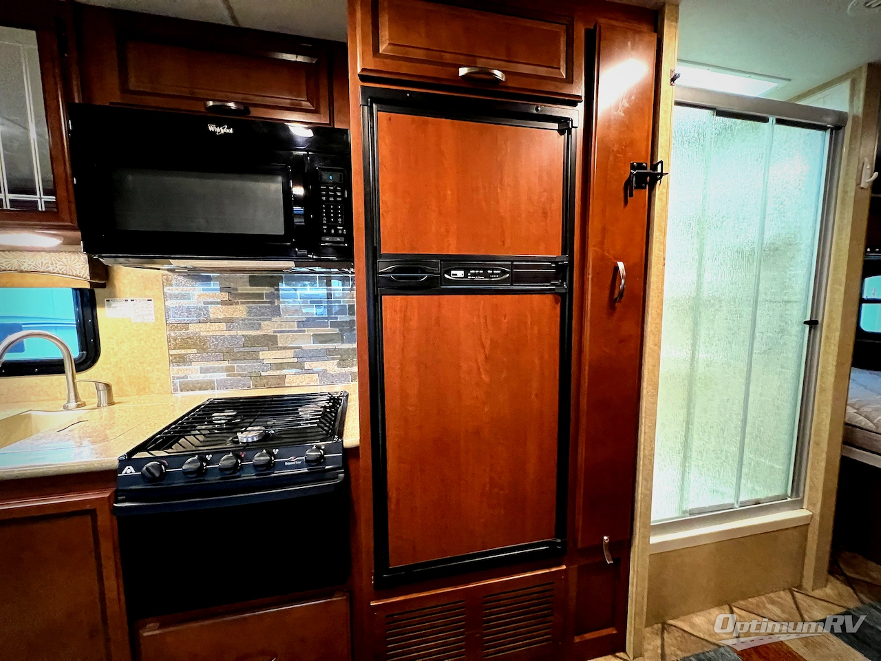 2014 Thor Chateau 31L Photo 14
