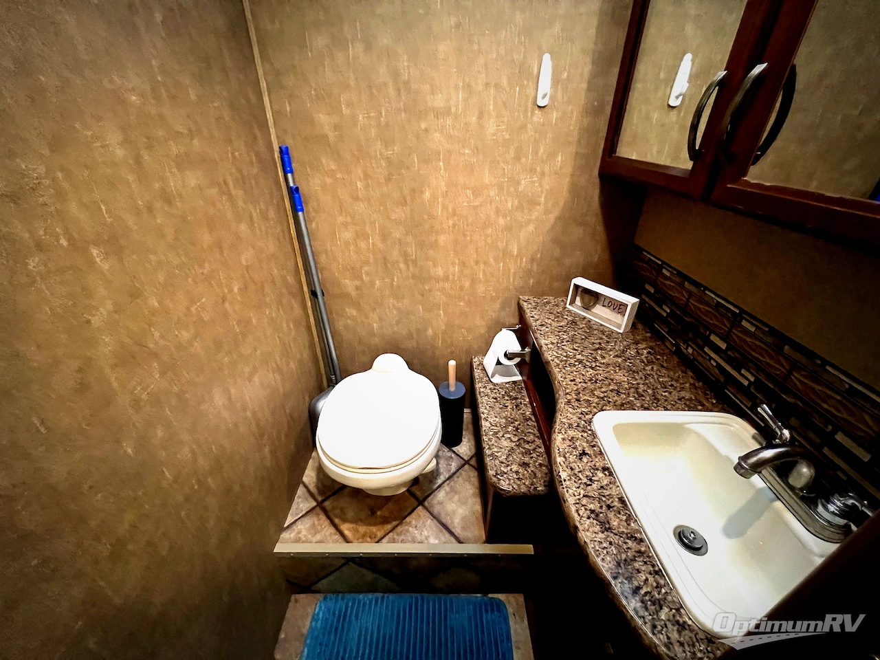 2014 Thor Chateau 31L Photo 24