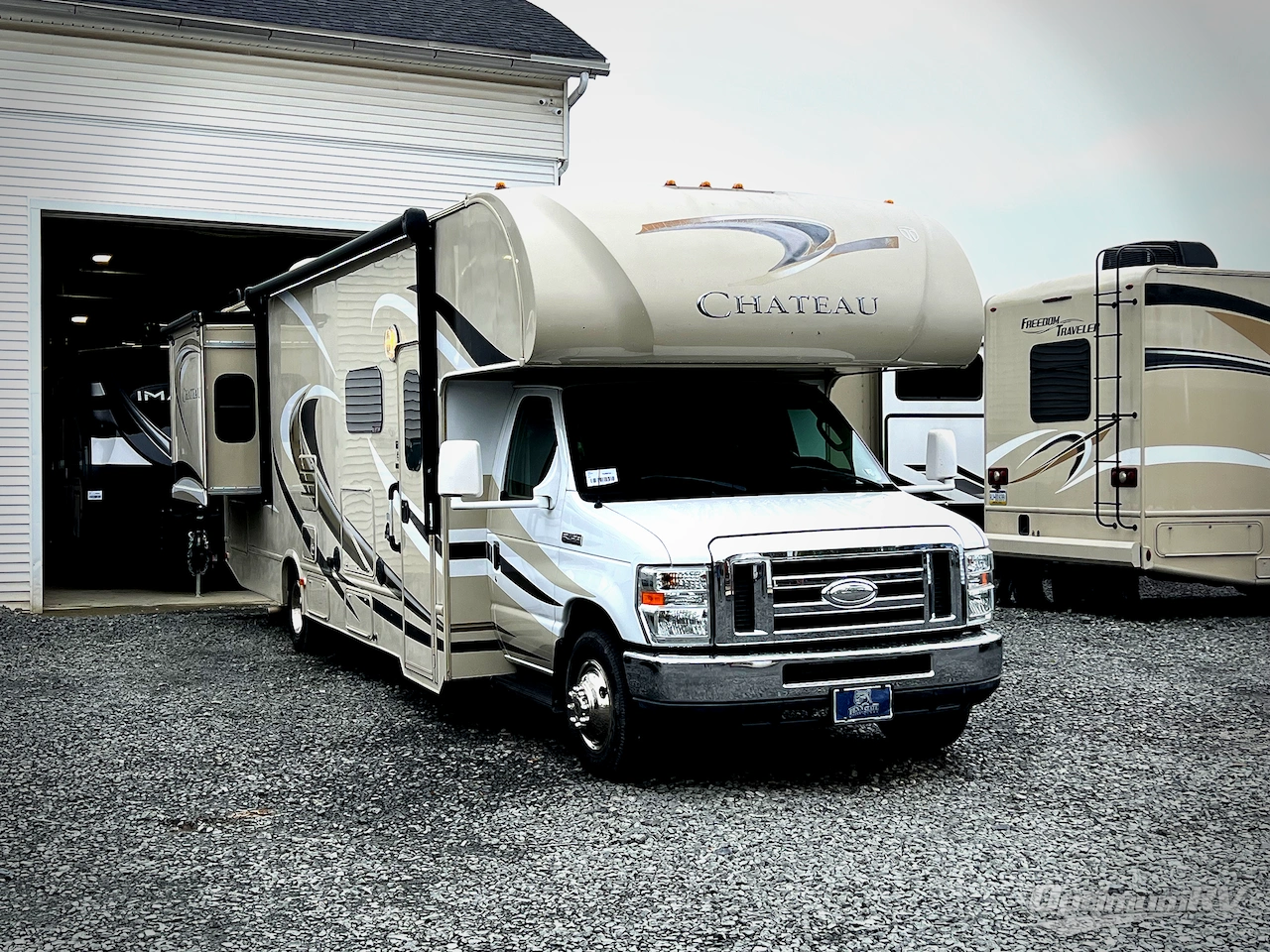 2014 Thor Chateau 31L Photo 1