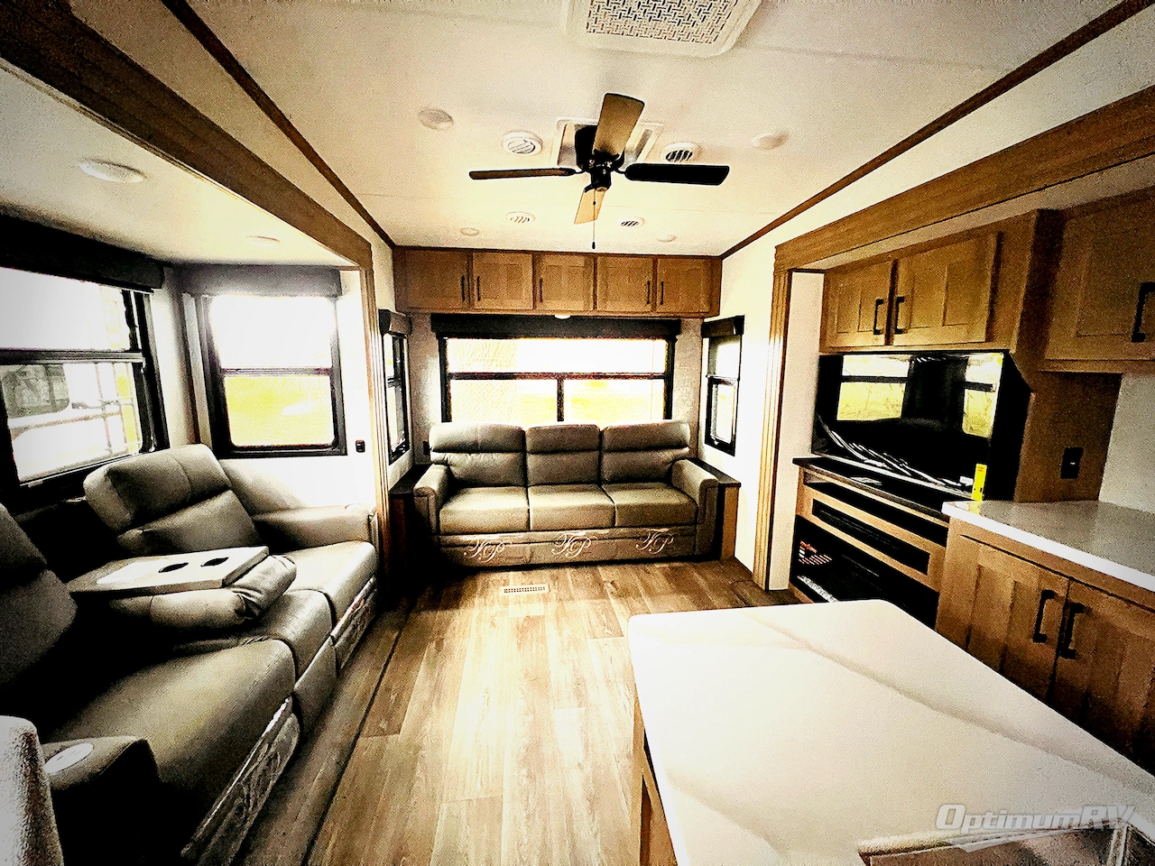 2025 KZ Durango D333RLT Photo 6