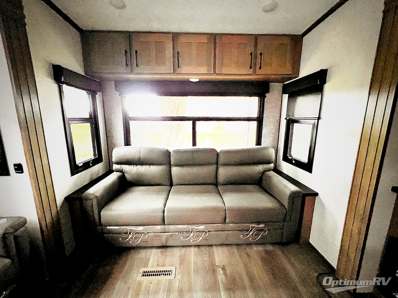 2025 KZ Durango D333RLT Photo 8