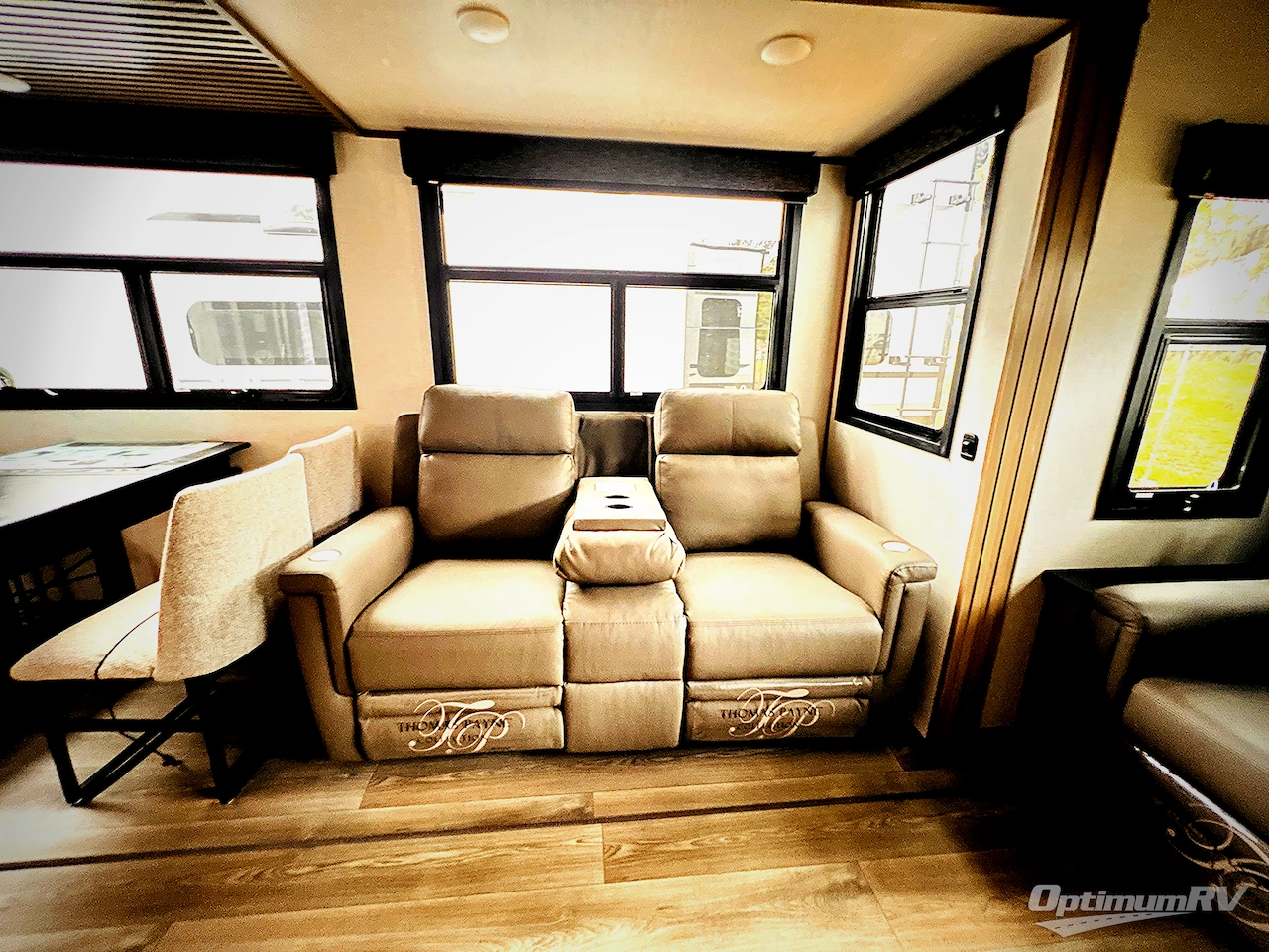 2025 KZ Durango D333RLT Photo 9
