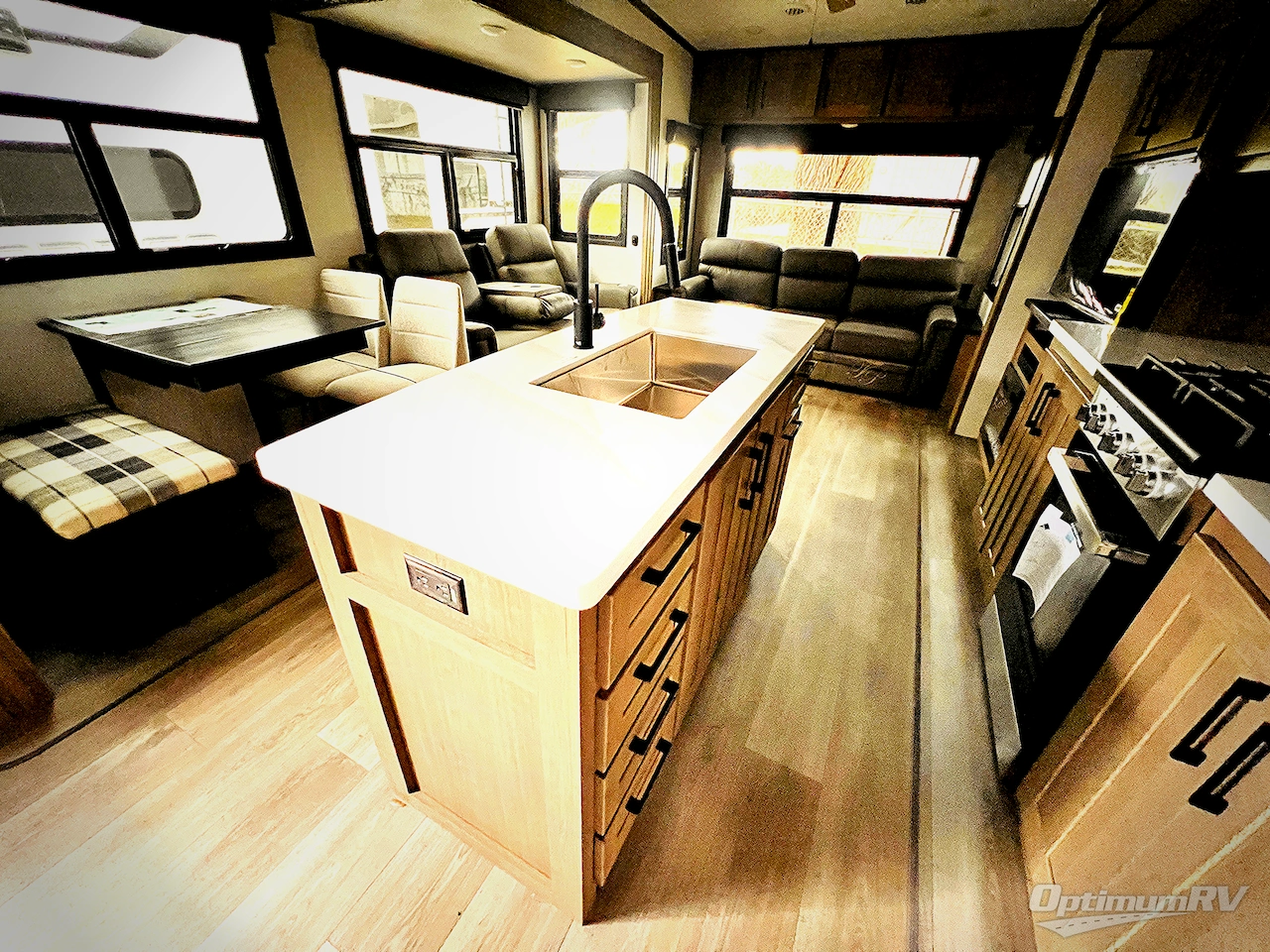 2025 KZ Durango D333RLT Photo 12