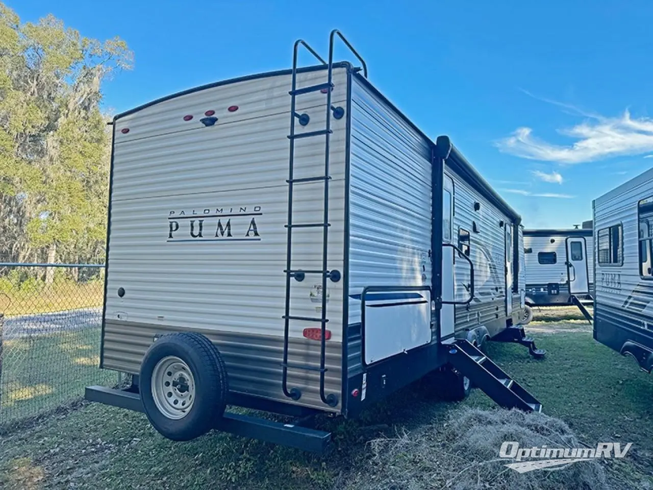 2022 Palomino Puma 28BHSS2 Photo 2