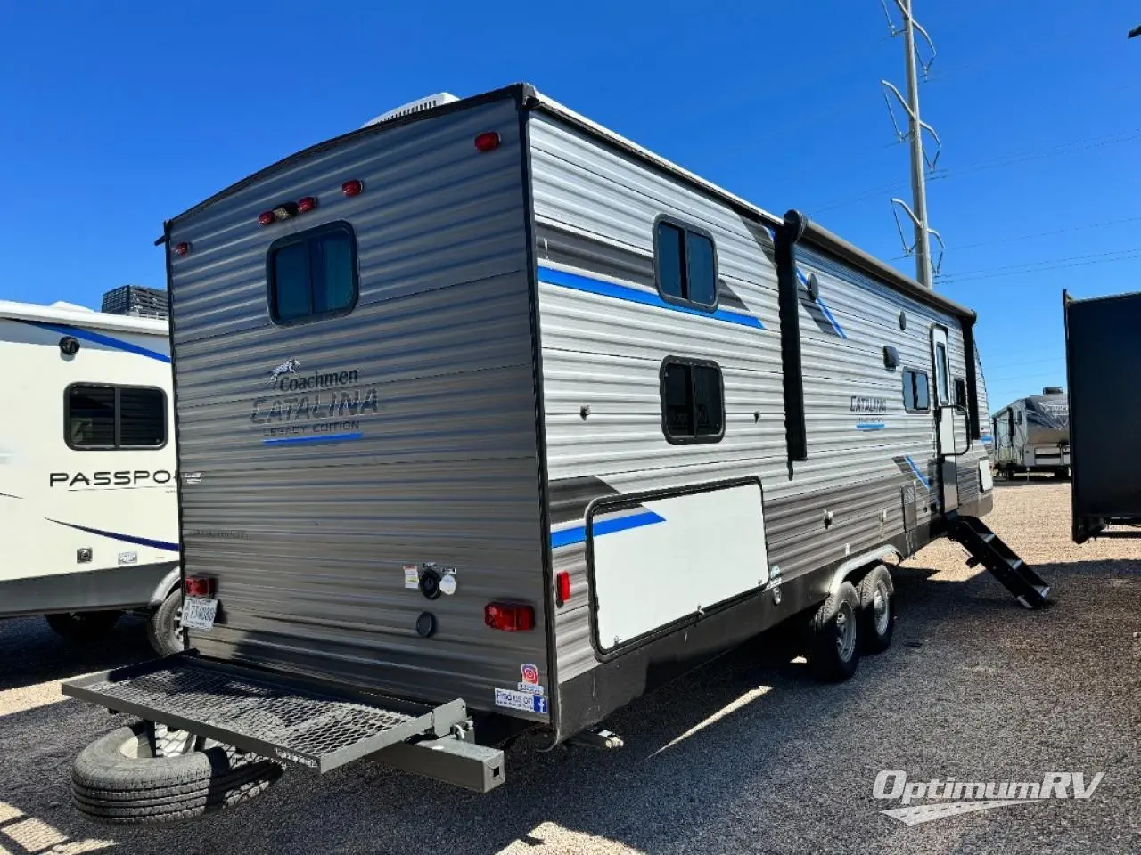 2022 Coachmen Catalina Legacy 293QBCK Photo 3