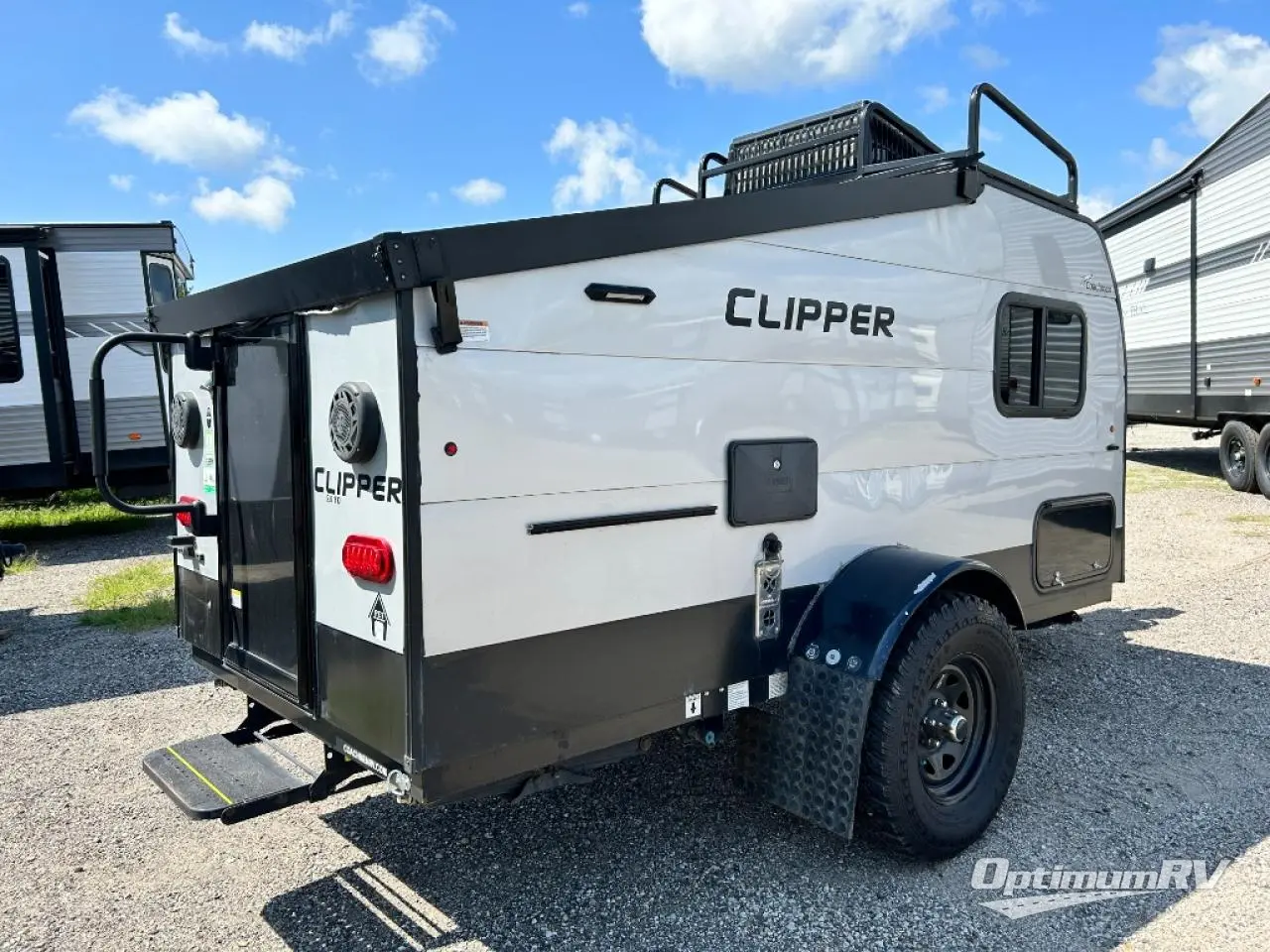 2022 Coachmen Clipper 9.0 Photo 2