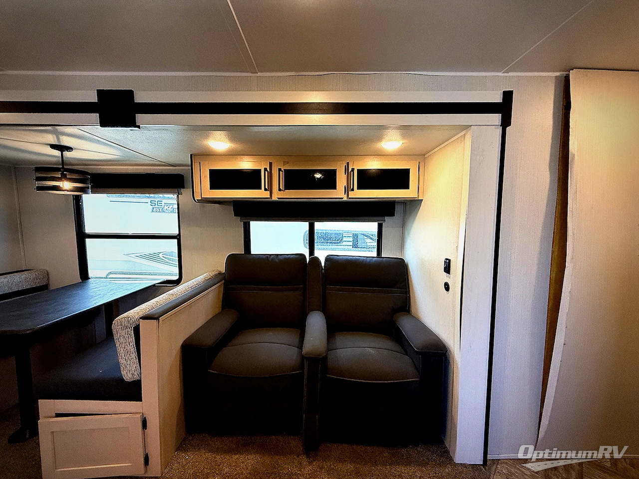 2023 Palomino Puma 32BHFS Photo 4