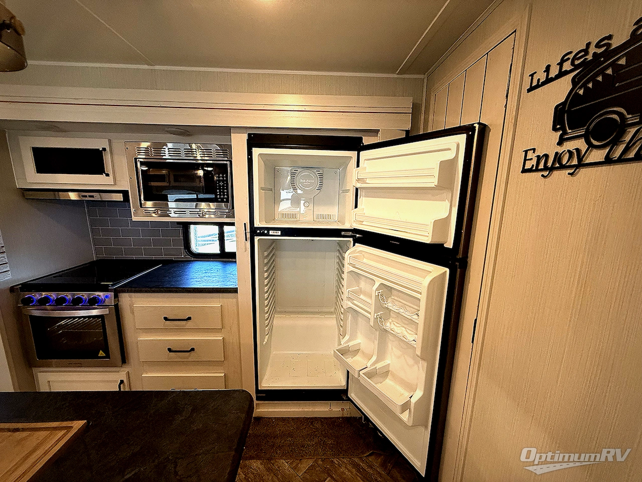 2023 Palomino Puma 32BHFS Photo 9