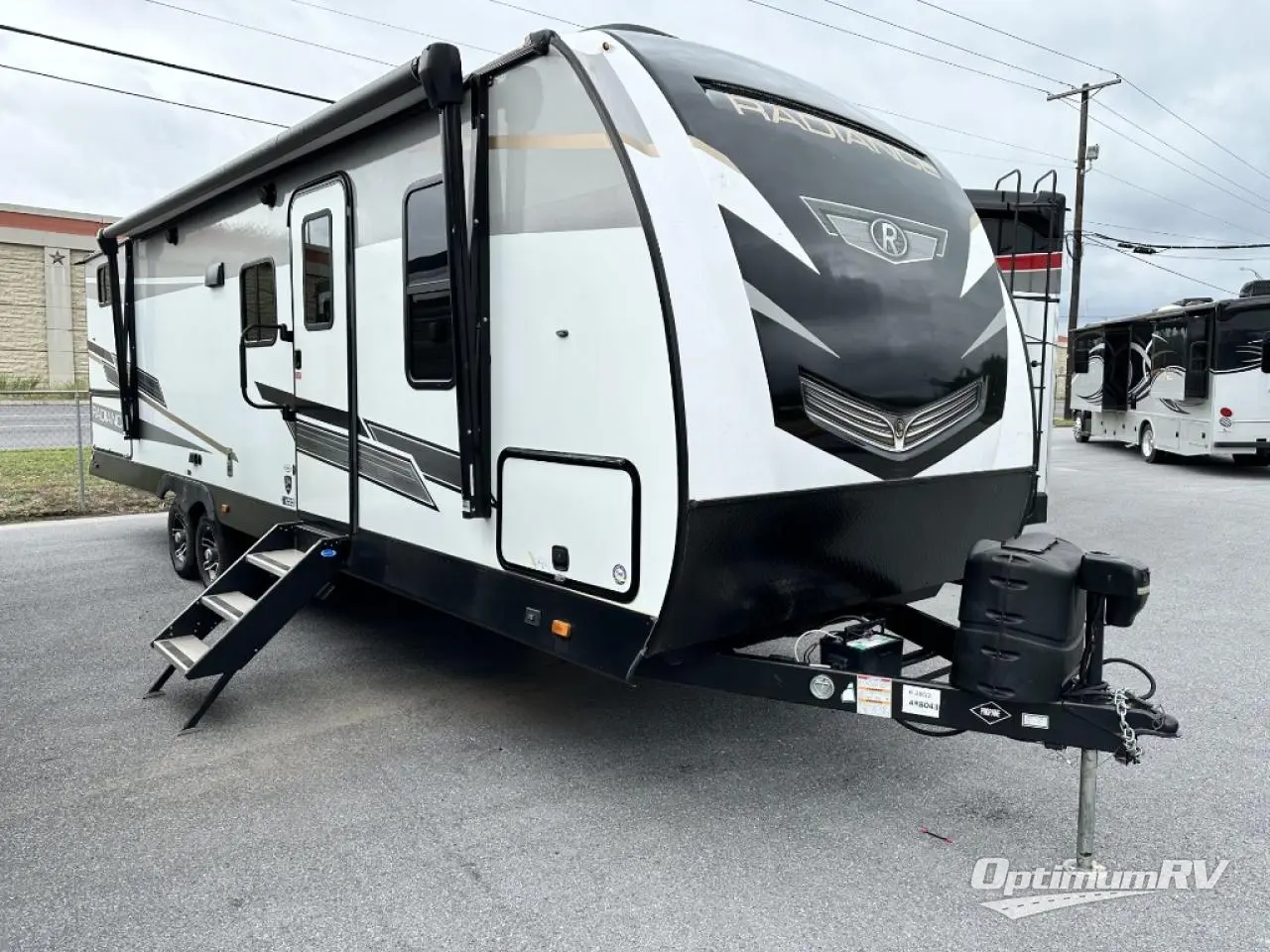 2022 Cruiser Radiance Ultra Lite 28QD Photo 1