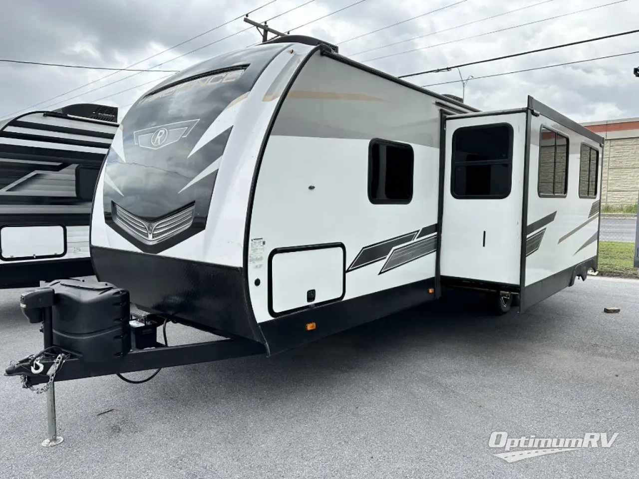 2022 Cruiser Radiance Ultra Lite 28QD Photo 2