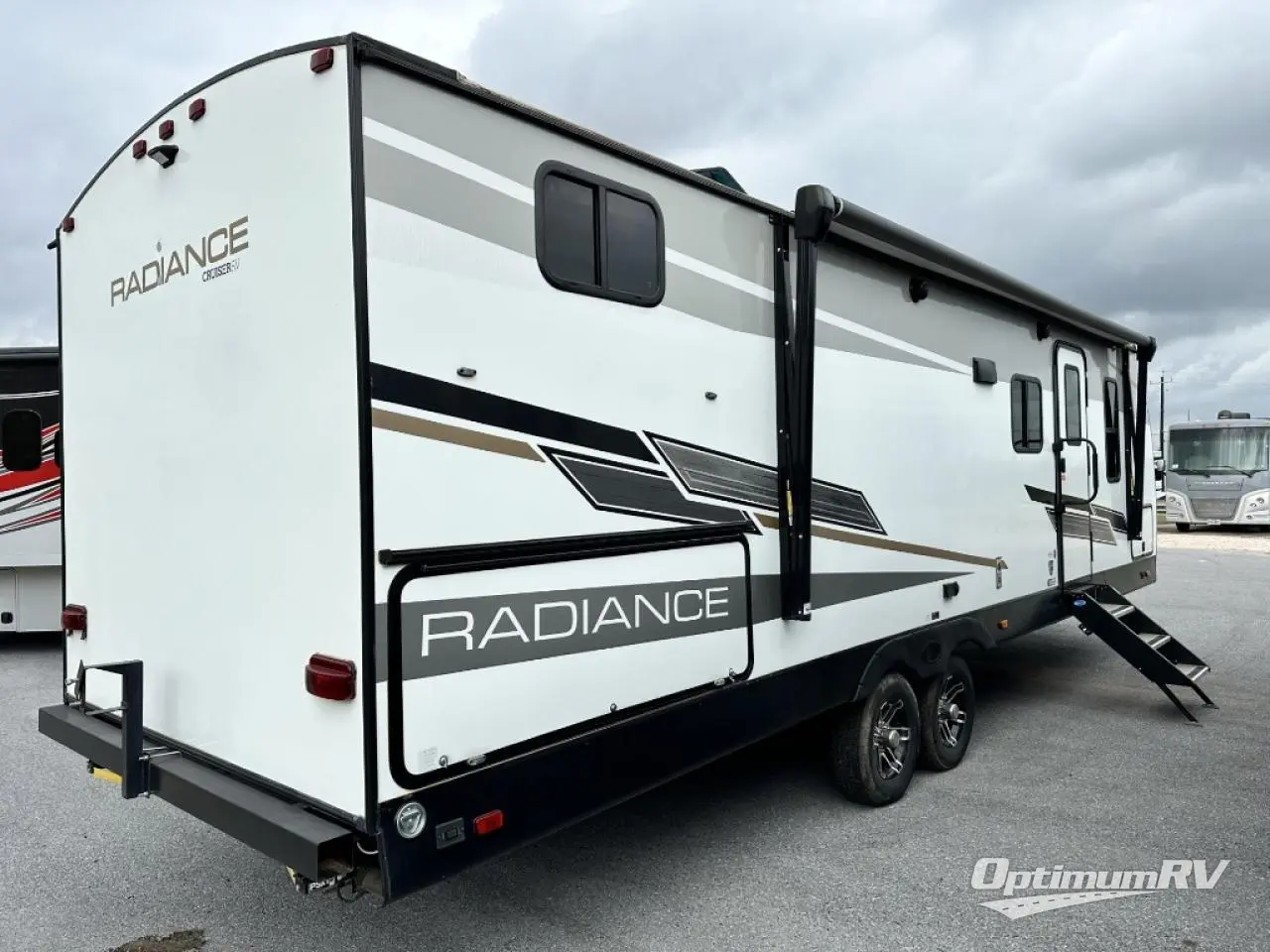 2022 Cruiser Radiance Ultra Lite 28QD Photo 3