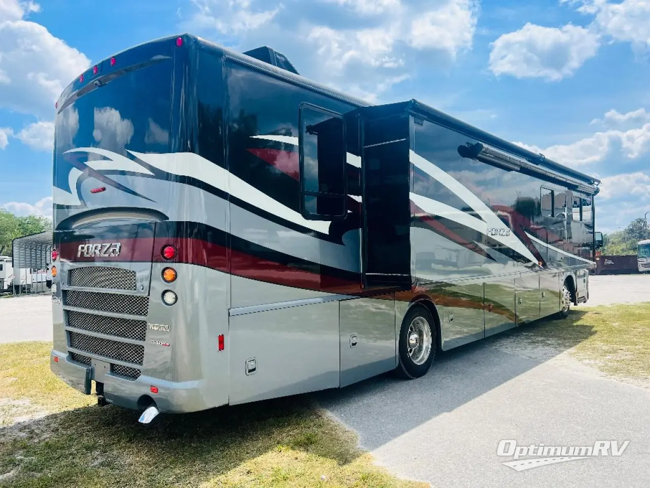 2016 Winnebago Forza 38R Photo 2