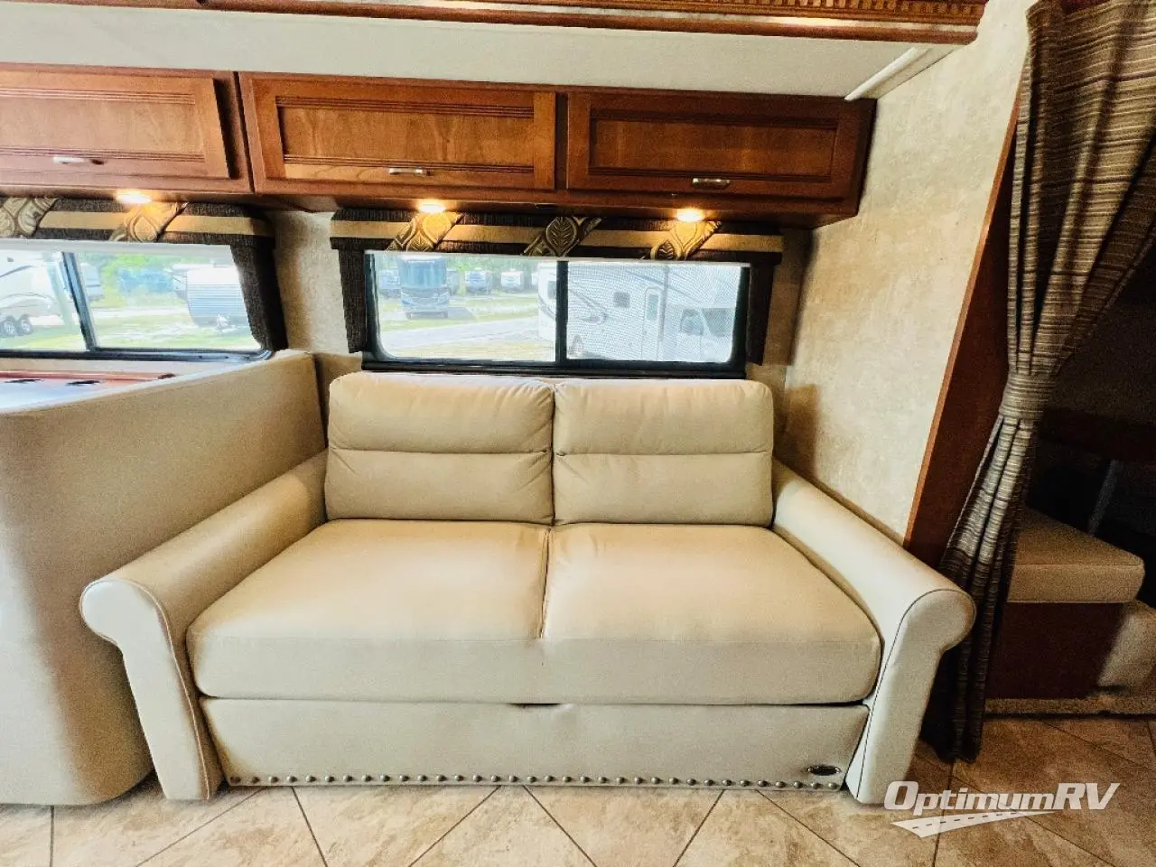 2016 Winnebago Forza 38R Photo 8