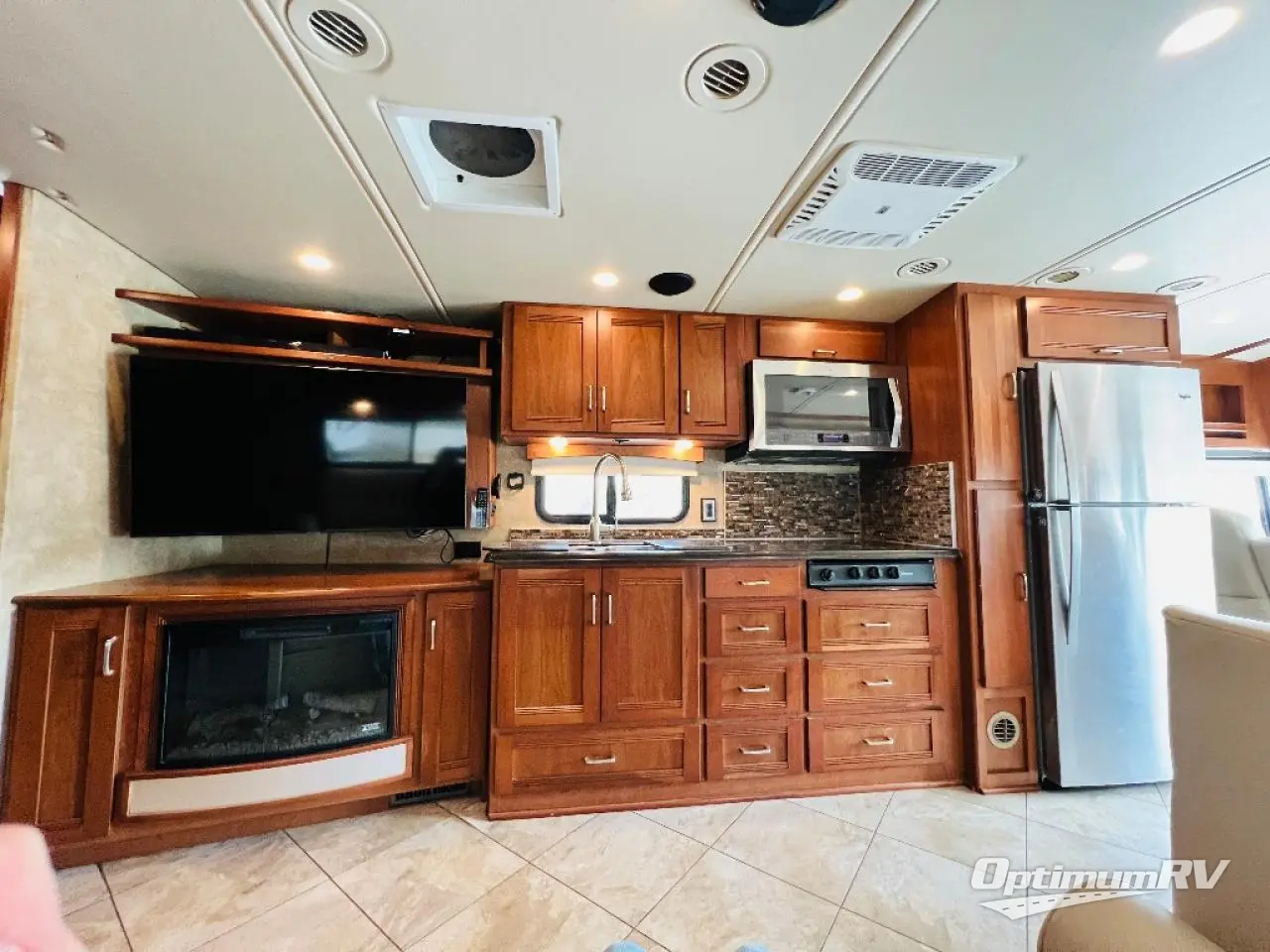 2016 Winnebago Forza 38R Photo 11