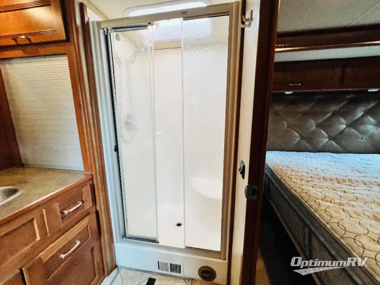 2016 Winnebago Forza 38R Photo 24