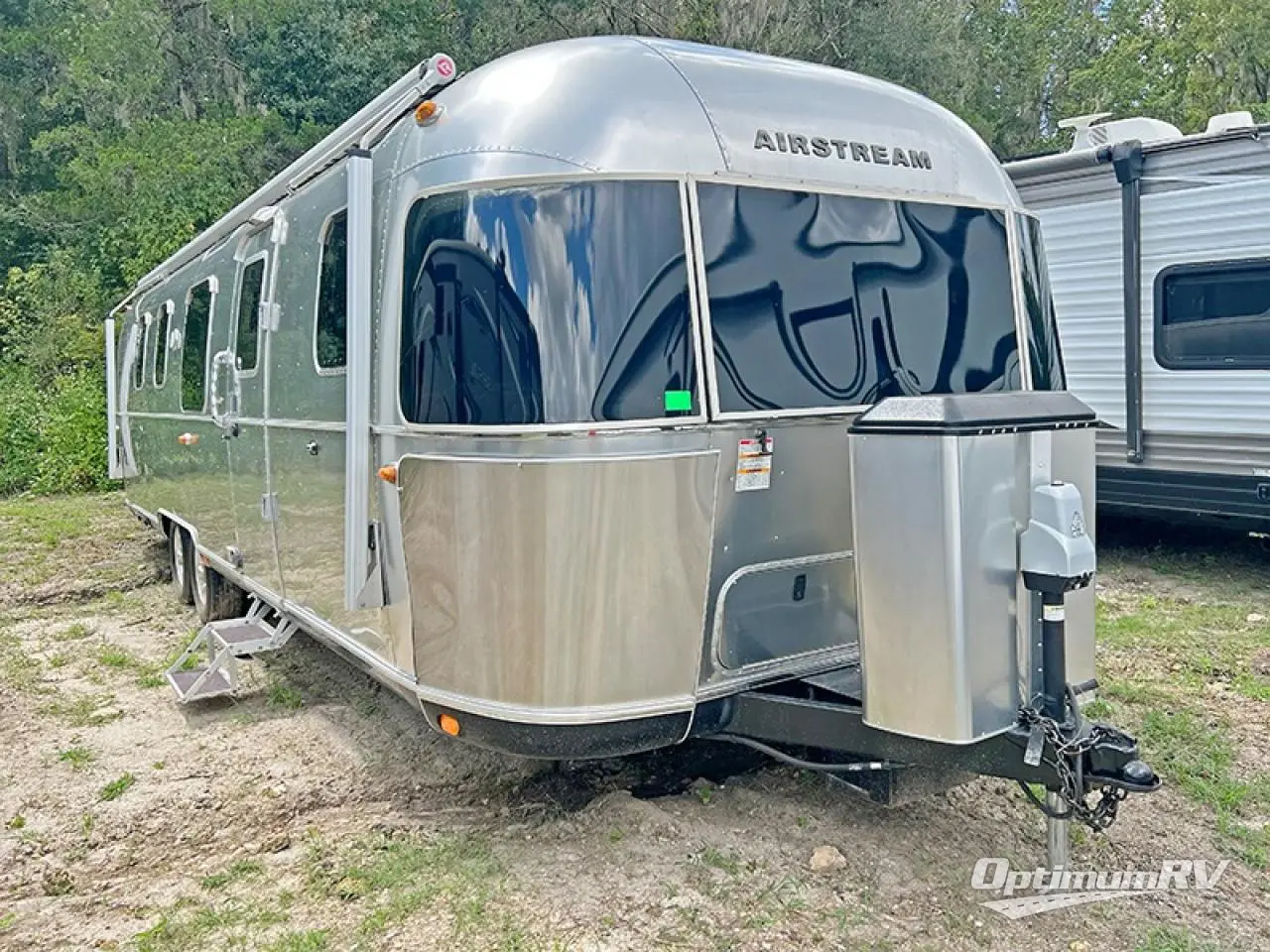 2019 Airstream Classic 33FB Photo 1