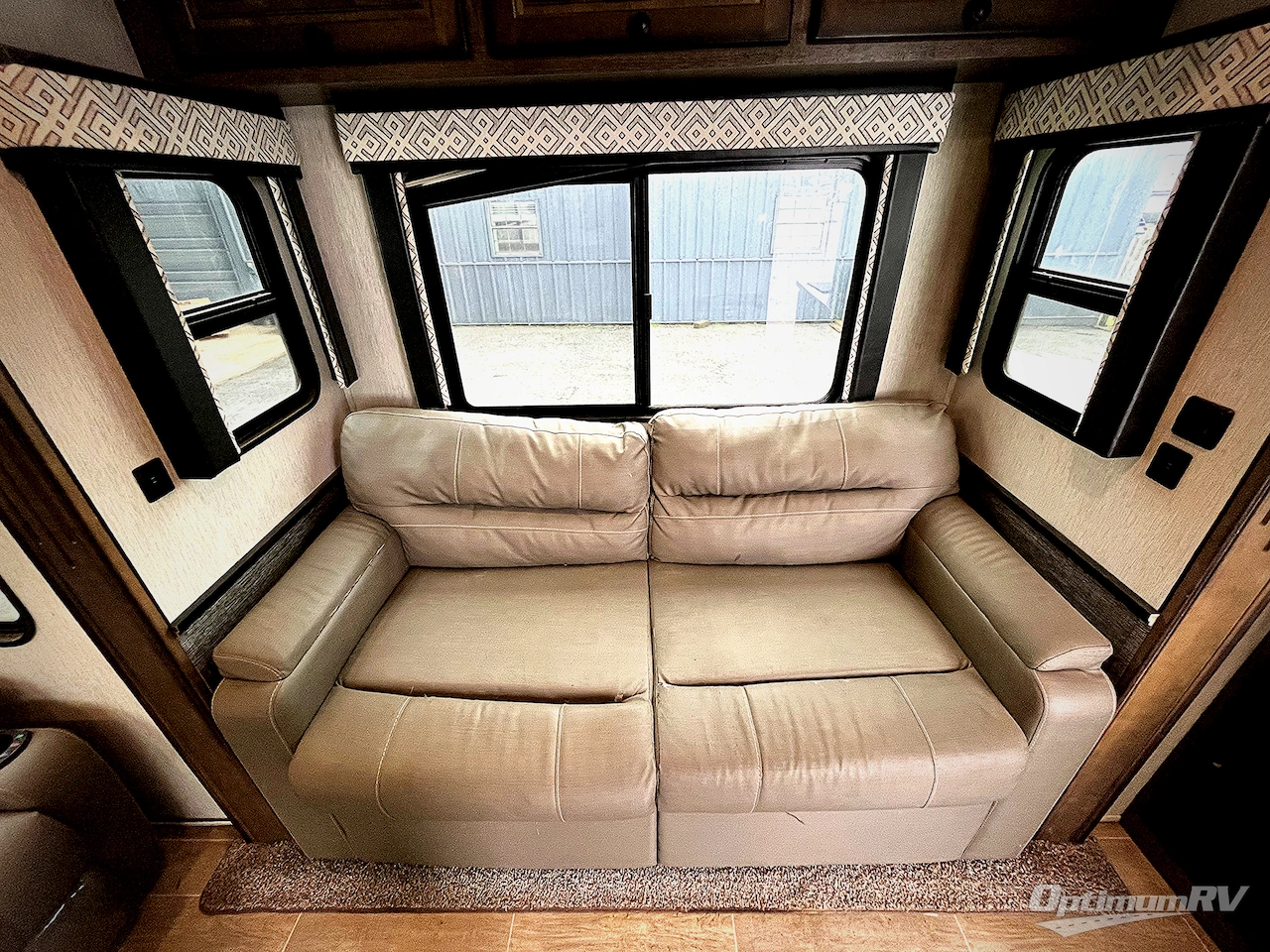 2020 Heartland Bighorn Traveler 39RK Photo 9