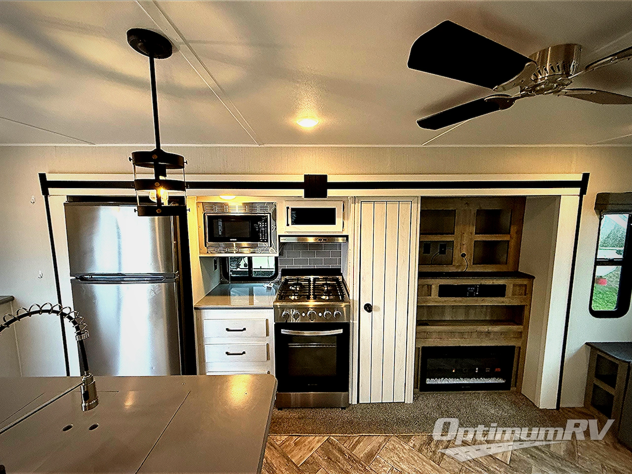 2023 Palomino Puma Destination 37PFL Photo 11