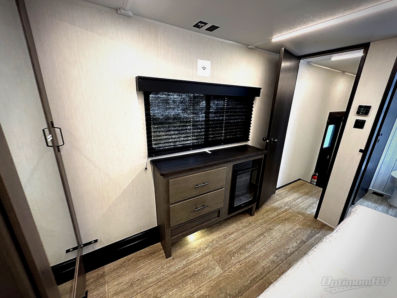 2025 Forest River Cherokee Arctic Wolf Suite 3750SUITE Photo 11