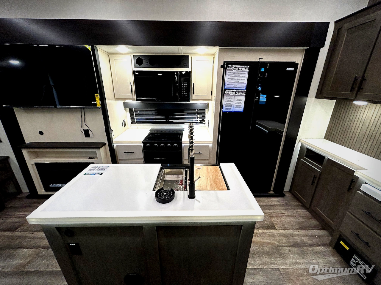 2025 Forest River Cherokee Arctic Wolf Suite 3650SUITE Photo 4