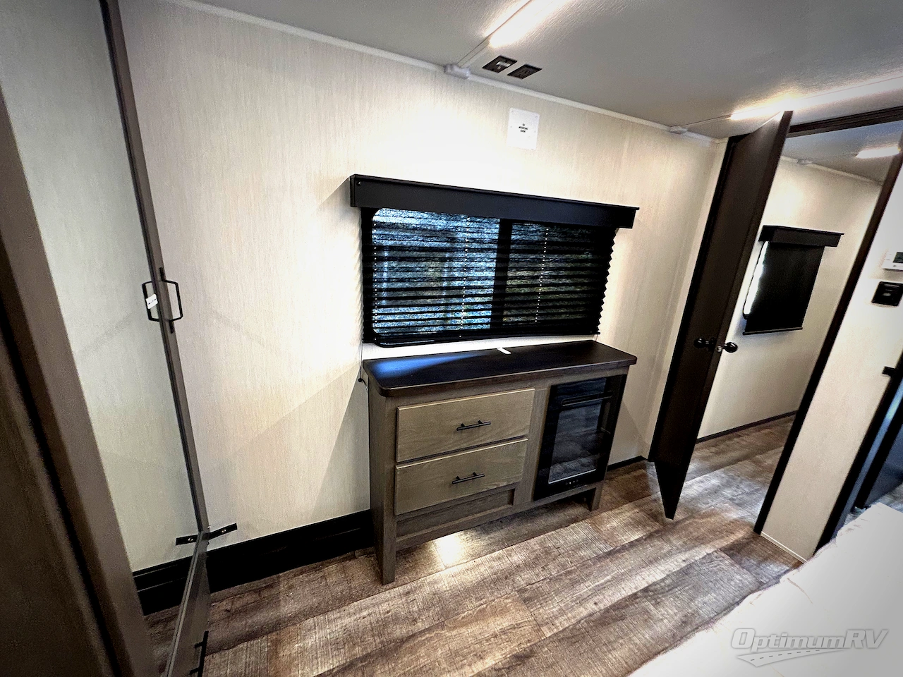 2025 Forest River Cherokee Arctic Wolf Suite 3650SUITE Photo 11