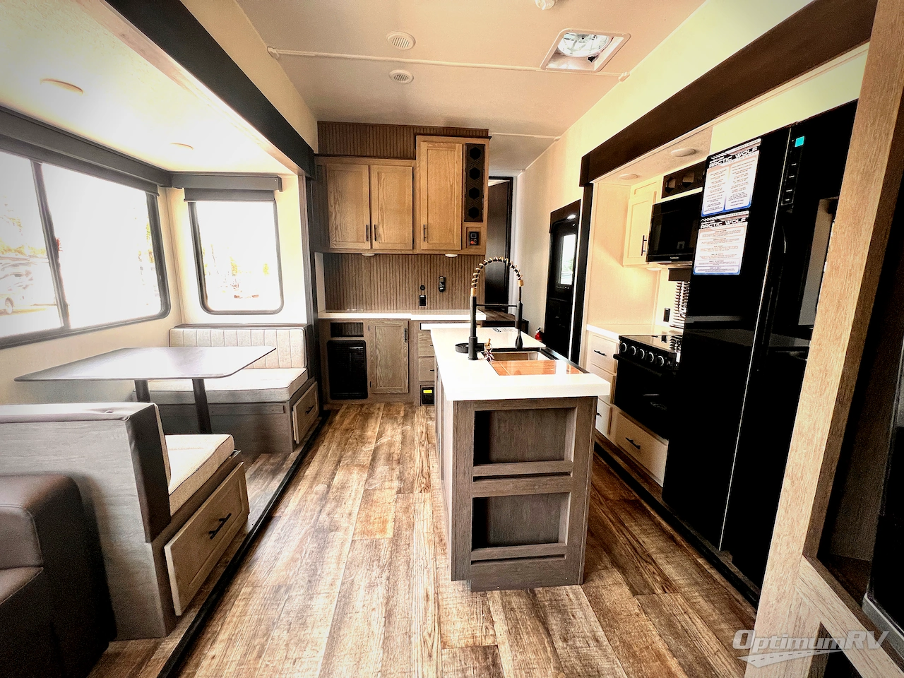 2025 Forest River Cherokee Arctic Wolf Suite 3750SUITE Photo 5