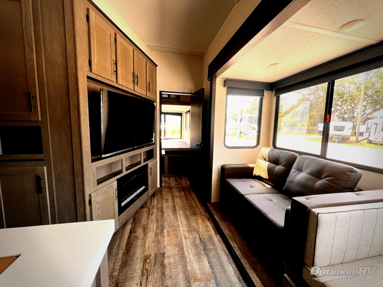 2025 Forest River Cherokee Arctic Wolf Suite 3750SUITE Photo 6