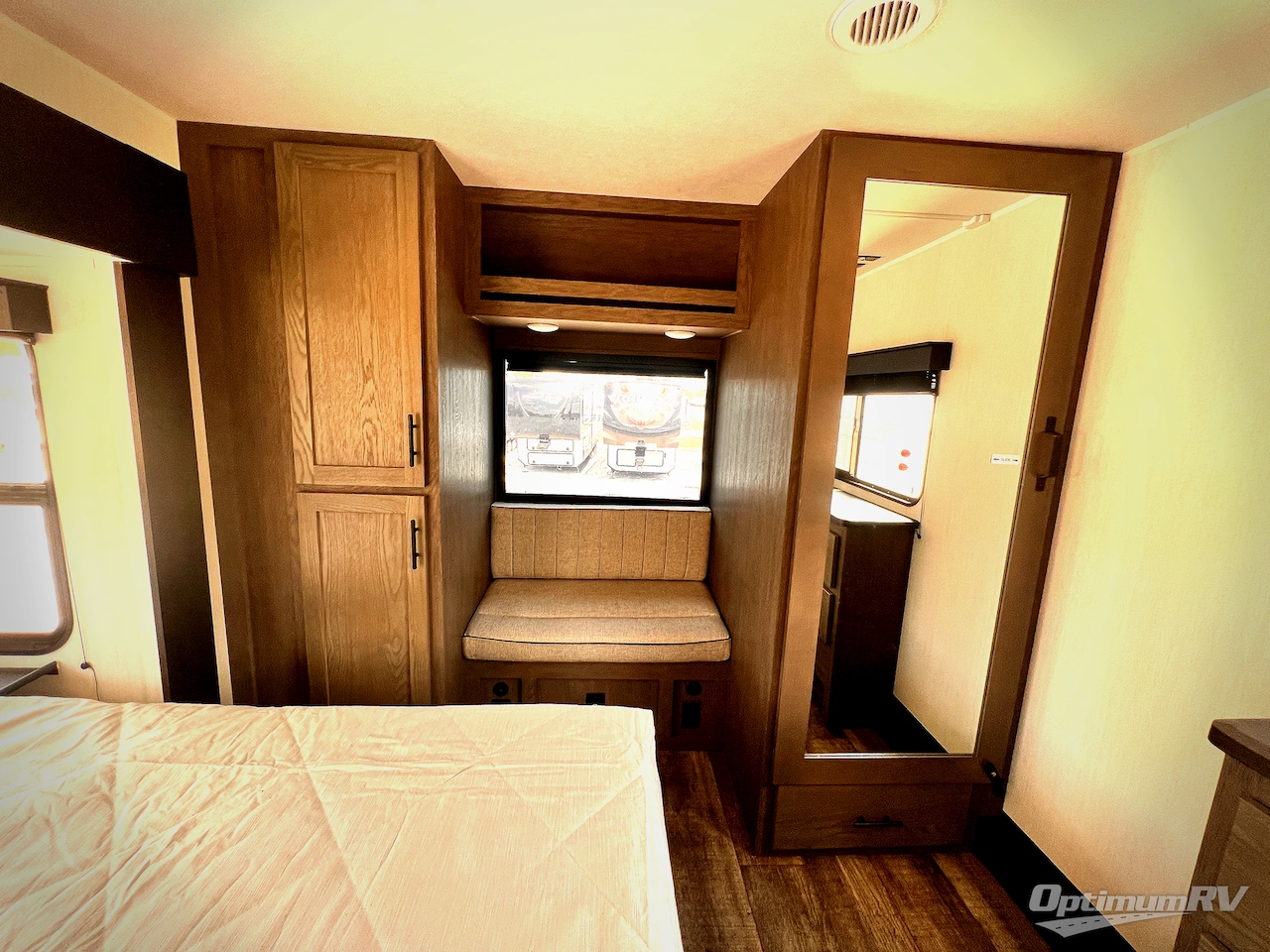 2025 Forest River Cherokee Arctic Wolf Suite 3750SUITE Photo 21