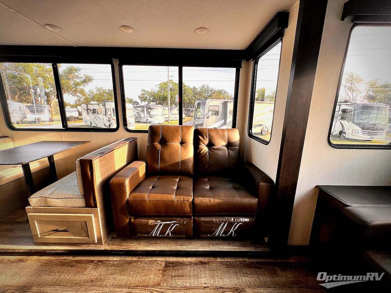 2025 Forest River Cherokee Arctic Wolf Suite 3650SUITE Photo 8