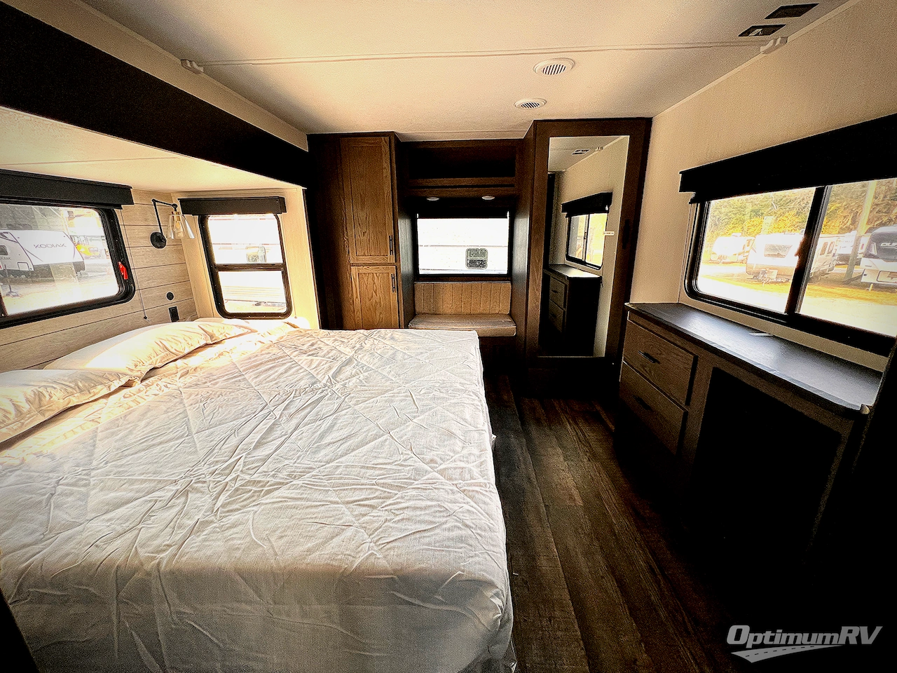 2025 Forest River Cherokee Arctic Wolf Suite 3650SUITE Photo 18