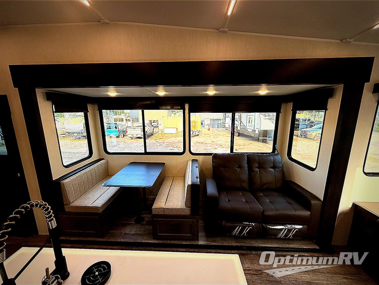 2025 Forest River Cherokee Arctic Wolf Suite 3650SUITE Photo 6