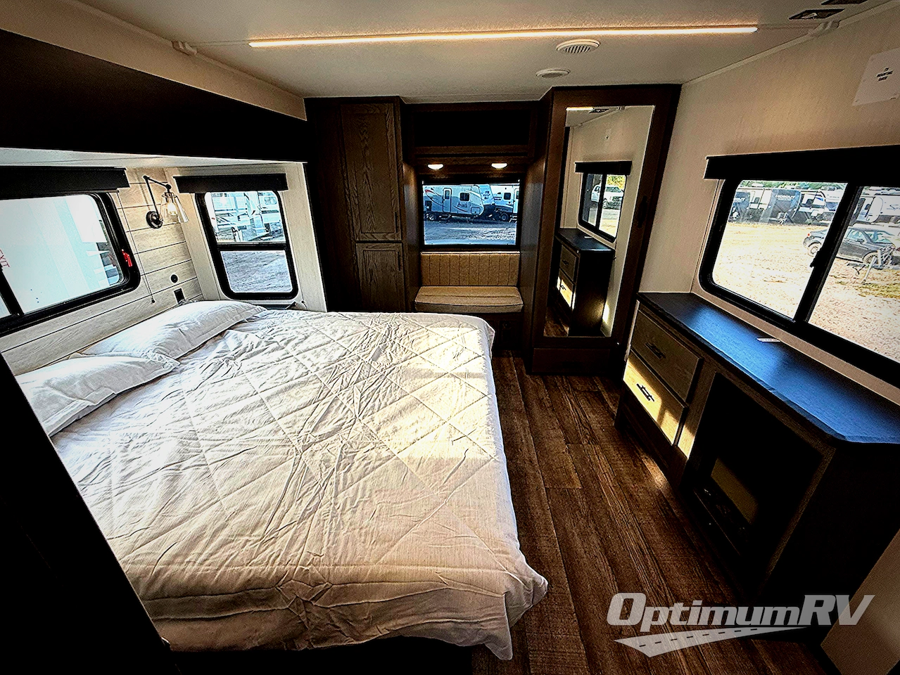 2025 Forest River Cherokee Arctic Wolf Suite 3650SUITE Photo 21