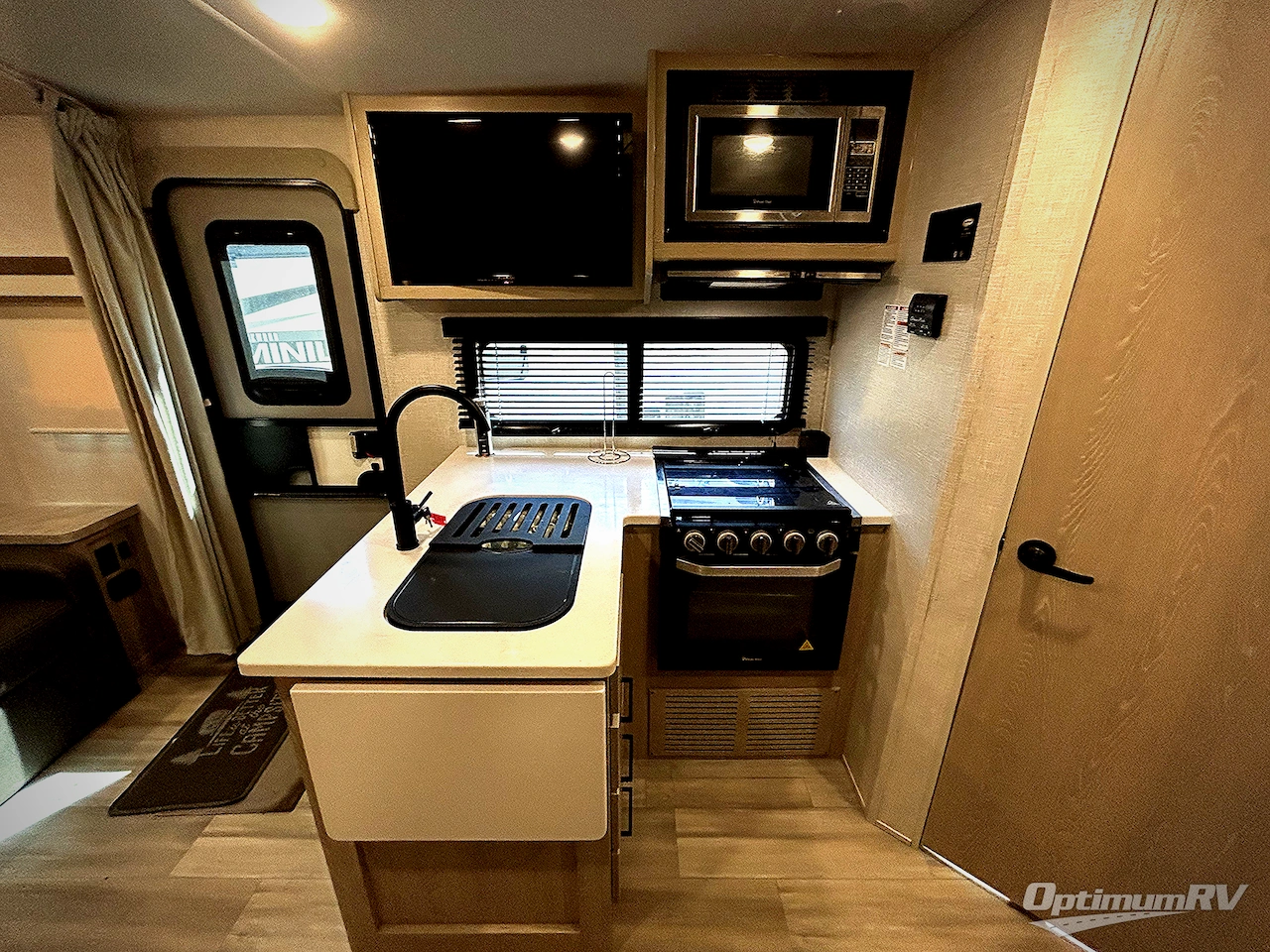 2022 Forest River Rockwood Mini Lite 2104S Photo 5