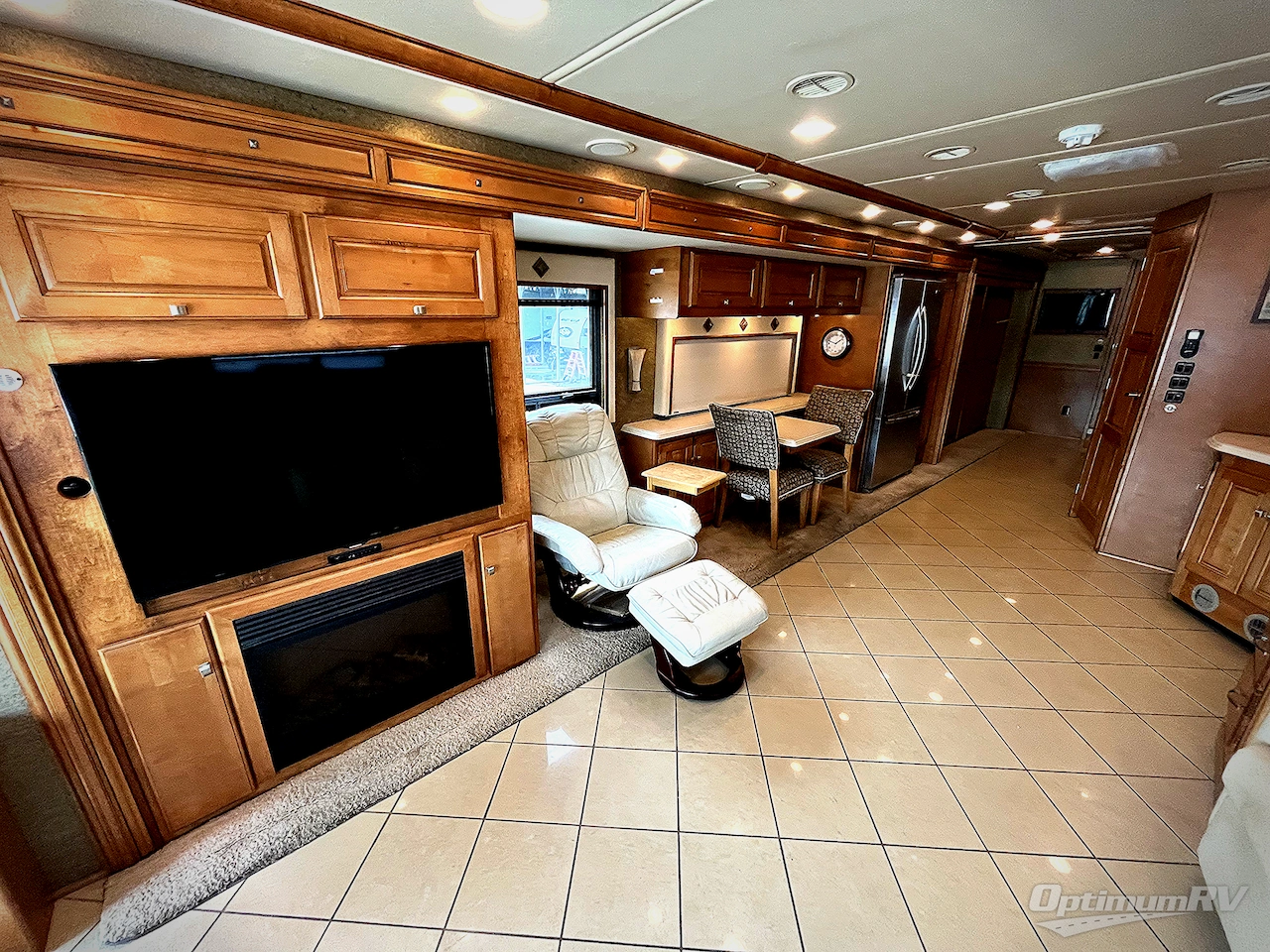 2014 Winnebago Journey 42E Photo 6